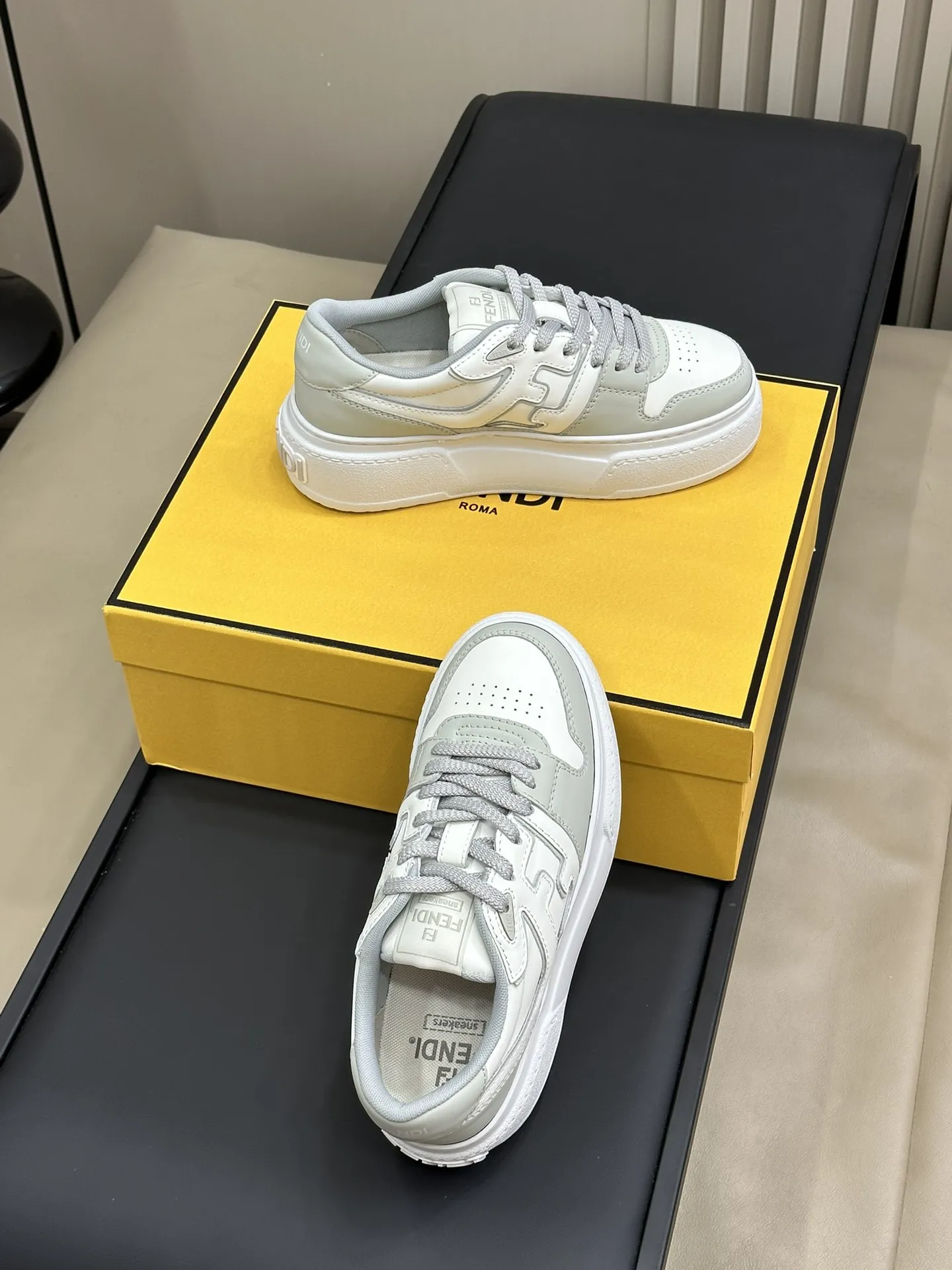 Fendi 24SS マッチスニーカー グレー カジュアル - 画像 (6)