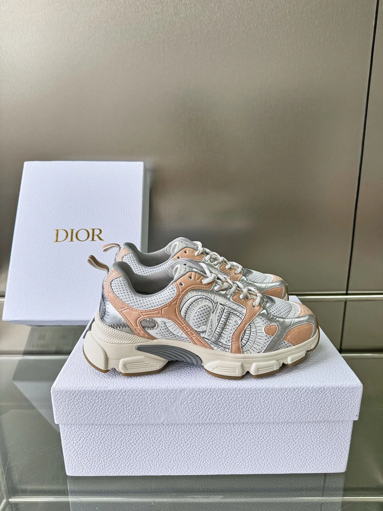 Dior 2024新作 Chrono 厚底スニーカー 果実色