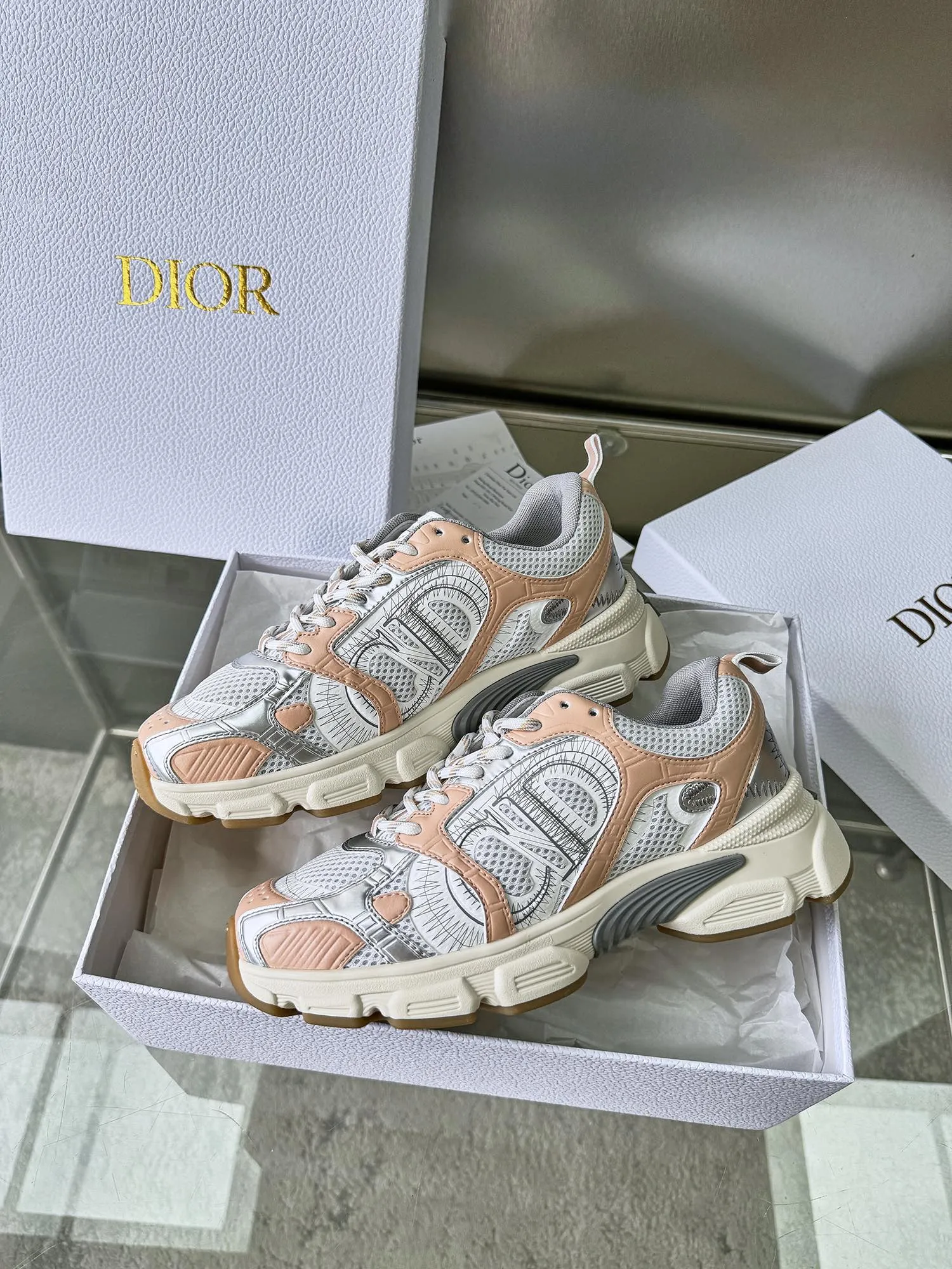 Dior 2024新作 Chrono 厚底スニーカー 果実色 - 画像 (8)