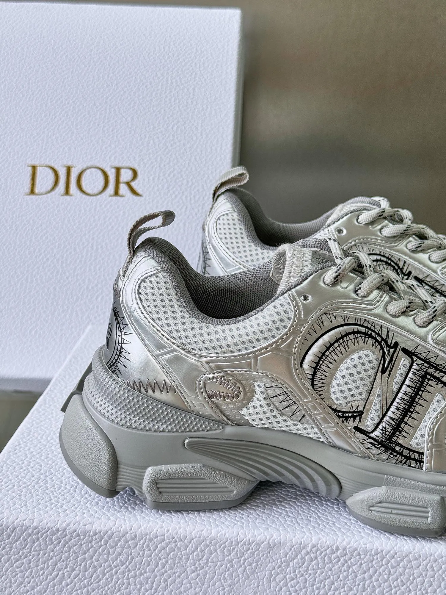 Dior 2024新作 Chrono シルバー厚底スニーカー - 画像 (9)