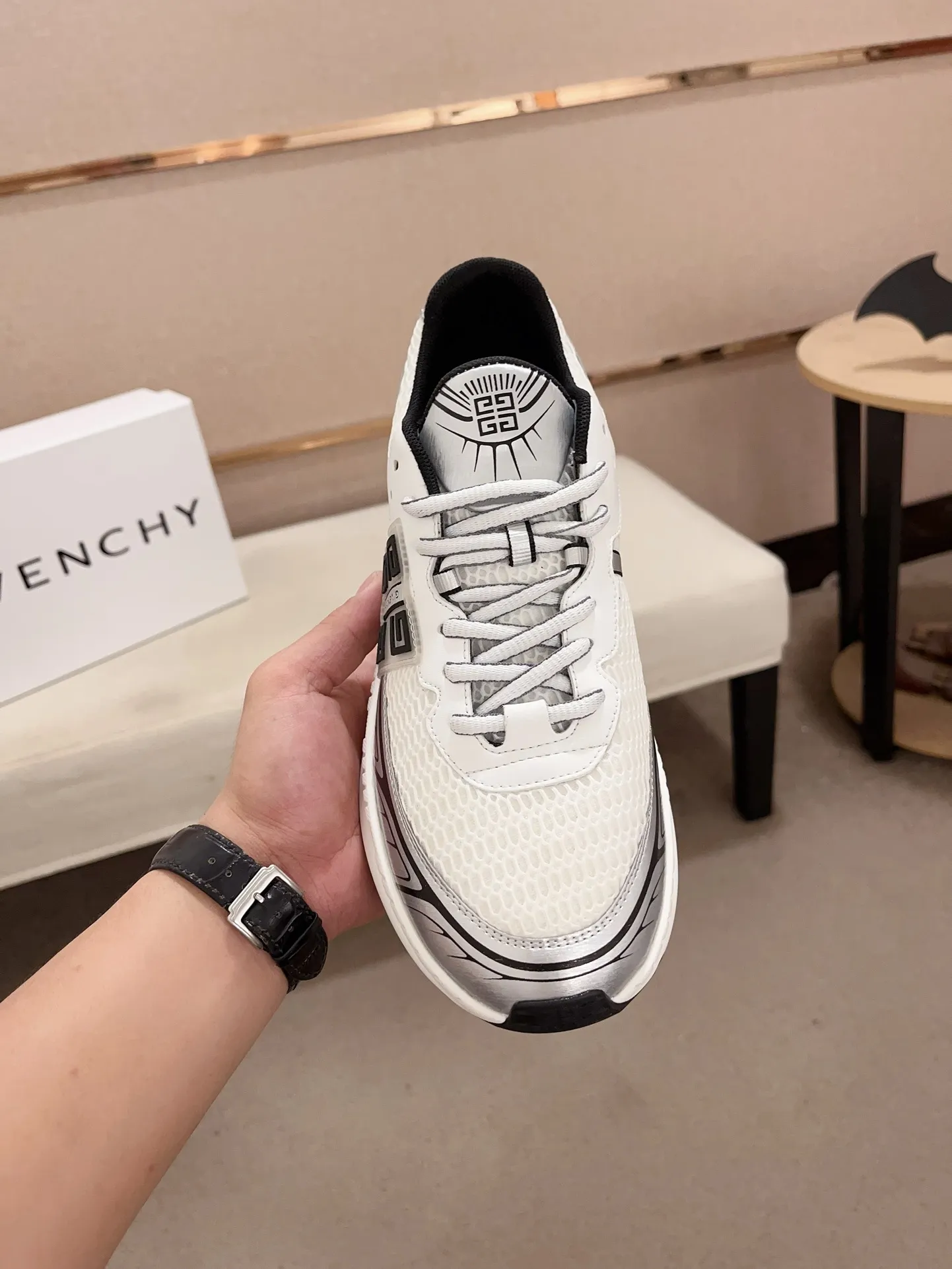 GIVENCHY ホワイト スニーカー 新作 - 画像 (3)