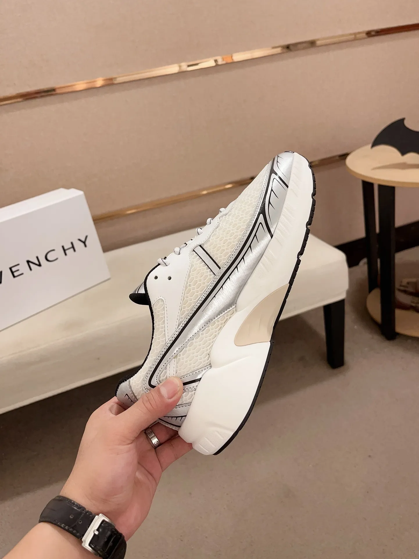 GIVENCHY ホワイト スニーカー 新作 - 画像 (6)