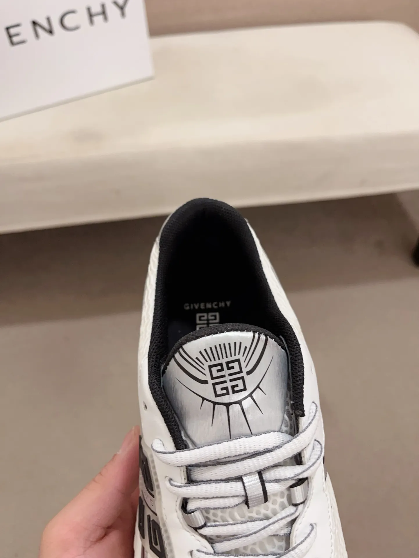 GIVENCHY ホワイト スニーカー 新作 - 画像 (7)