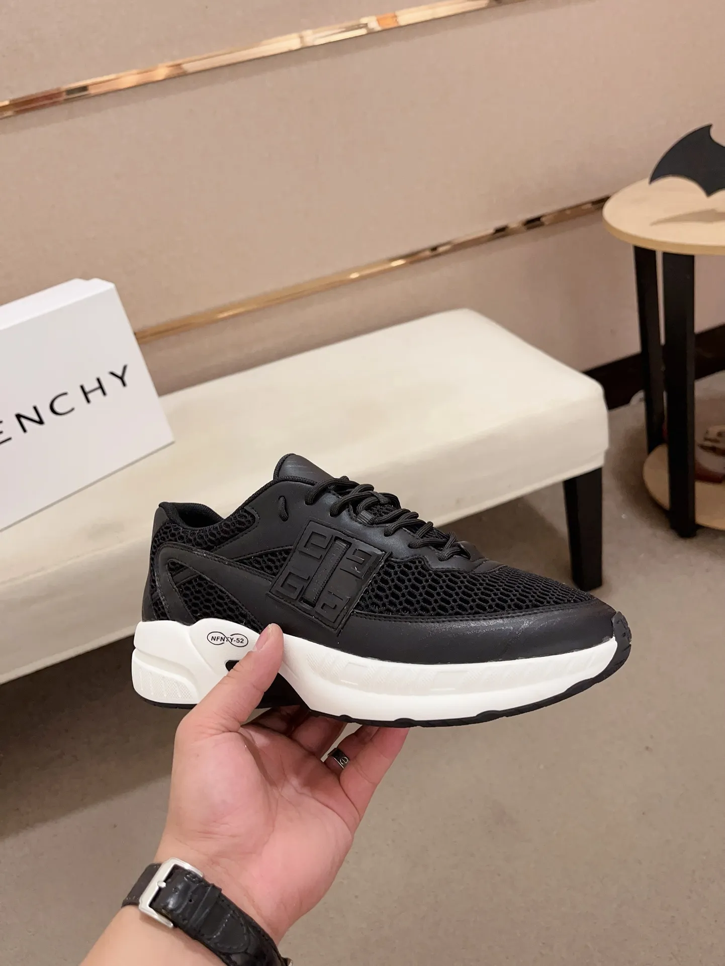 GIVENCHY ブラック スニーカー 新作 - 画像 (5)