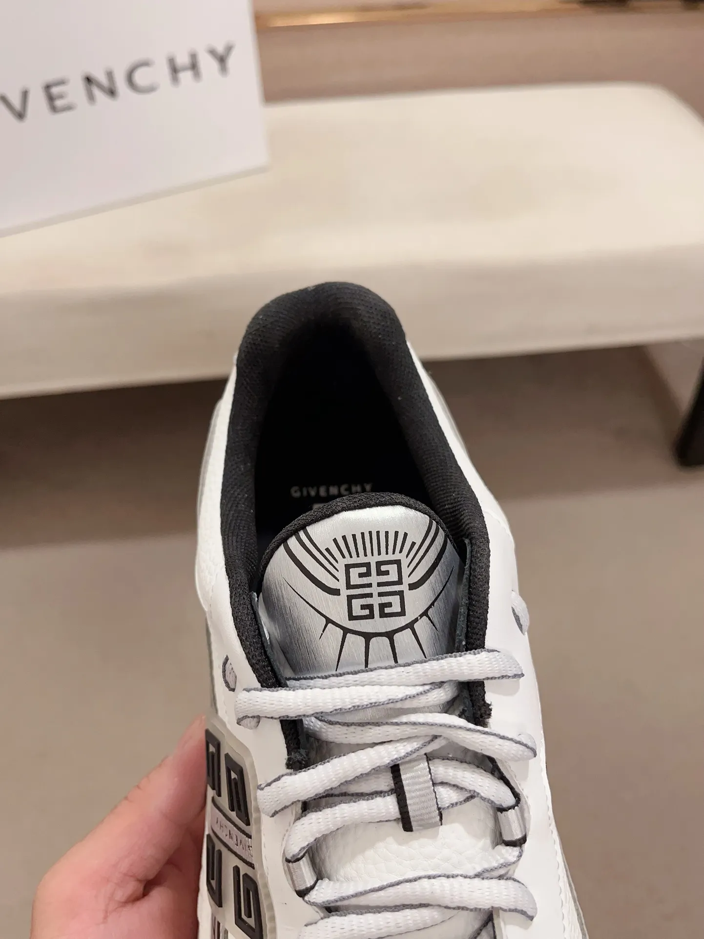 GIVENCHY ホワイト スニーカー 新作 - 画像 (7)