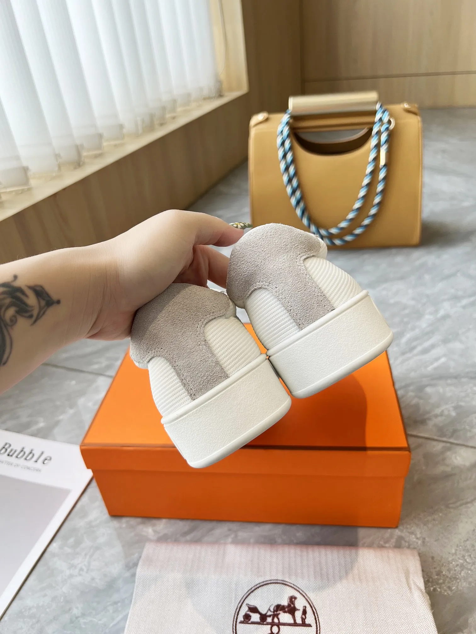 HERMES 愛馬仕 白 系帯網面スニーカー - 画像 (7)