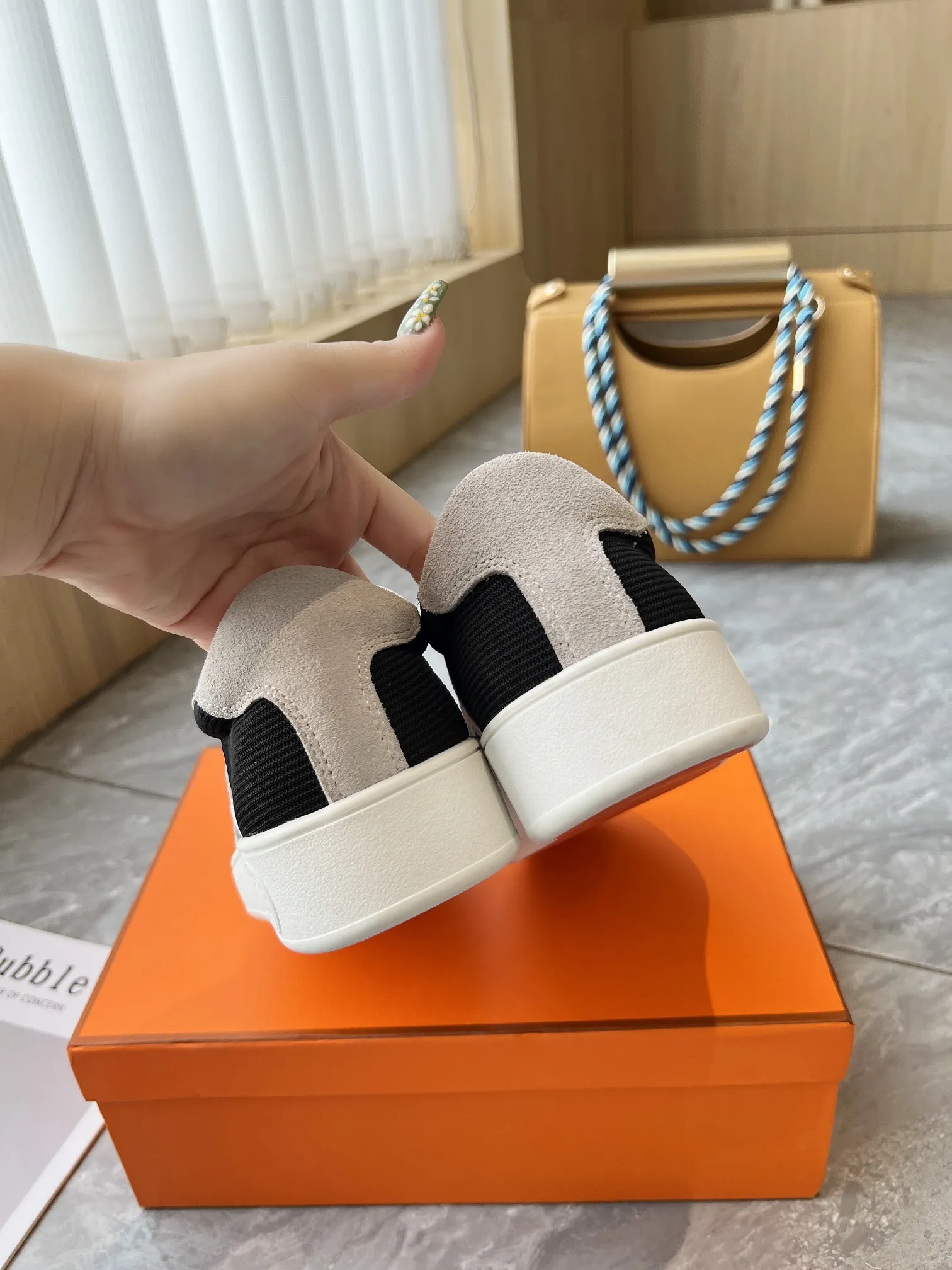 HERMES エルメス 黒白 スニーカー 韓国風 - 画像 (6)