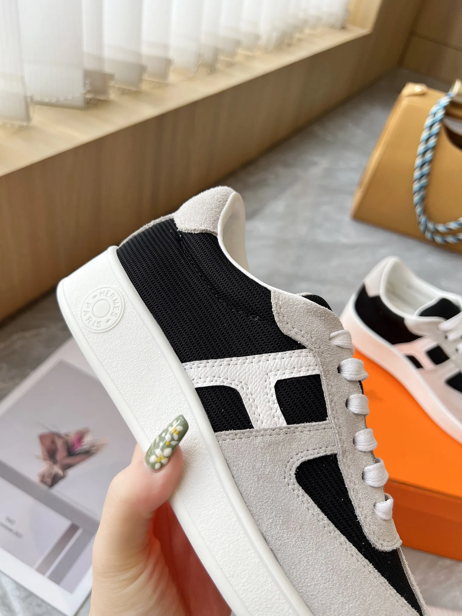 HERMES エルメス 黒白 スニーカー 韓国風 - 画像 (7)