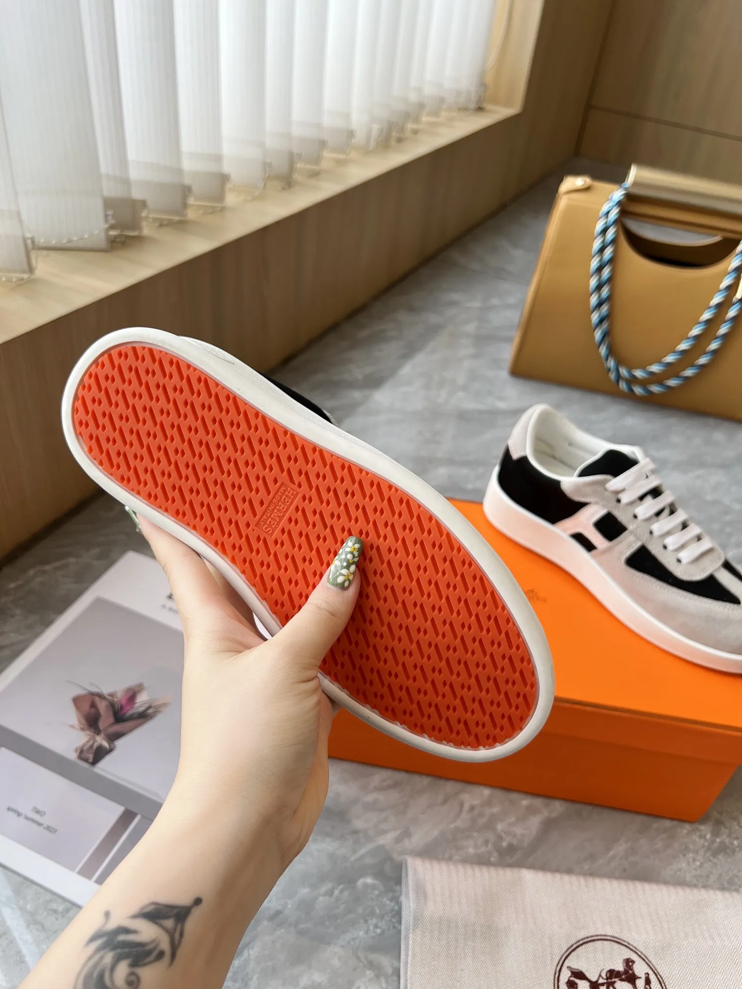 HERMES エルメス 黒白 スニーカー 韓国風 - 画像 (8)