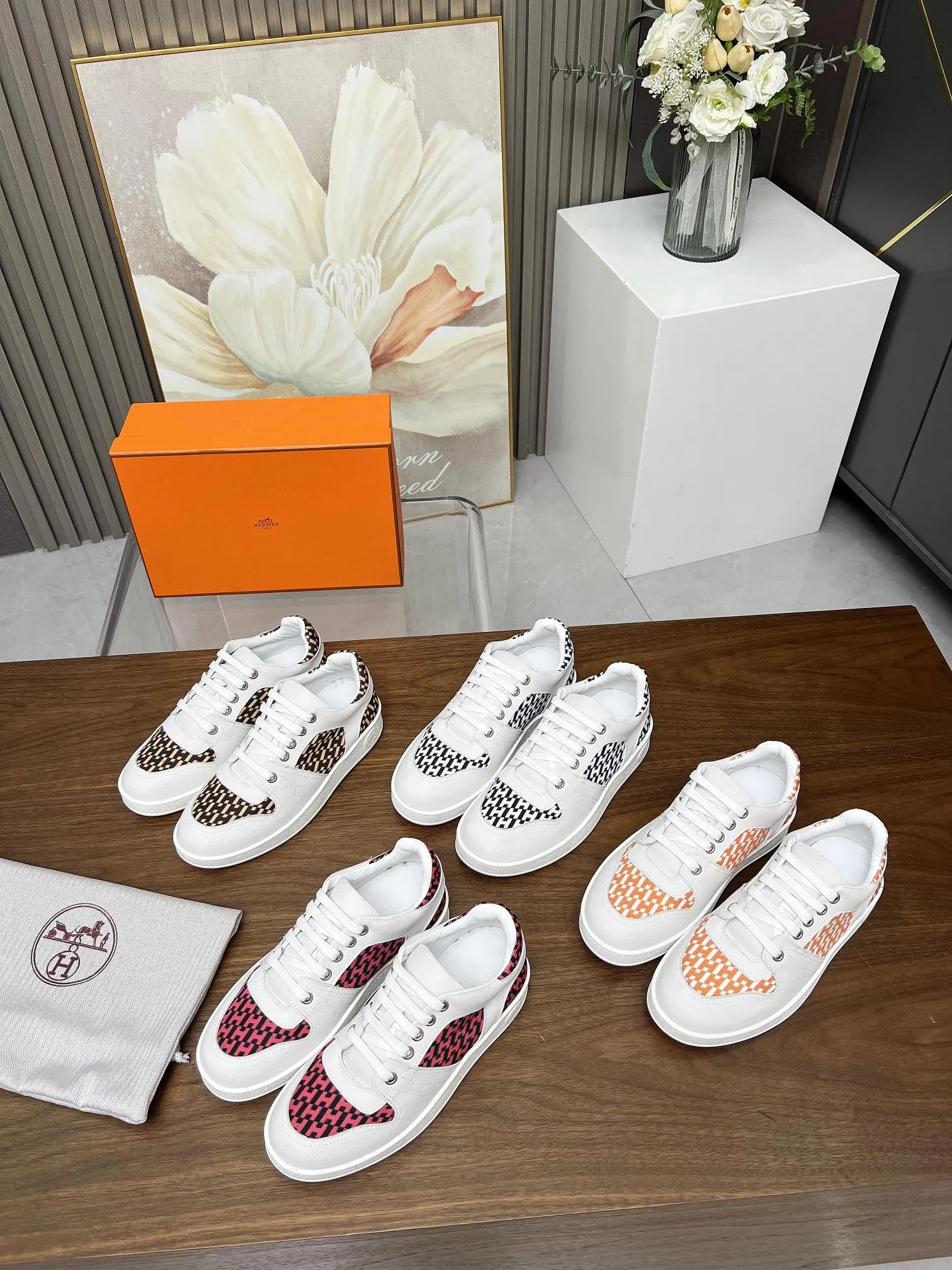 HERMES 愛馬仕 オレンジと白のスニーカー - 画像 (3)