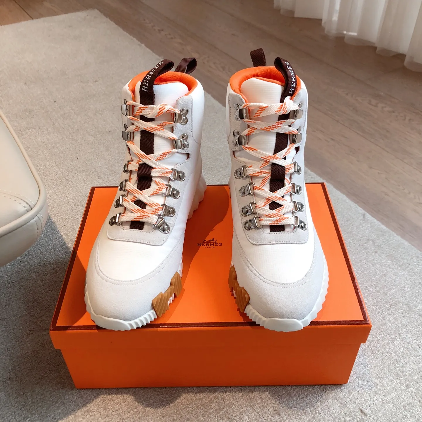 Hermès SS25新作 ホワイトブーツ メンズ - 画像 (3)