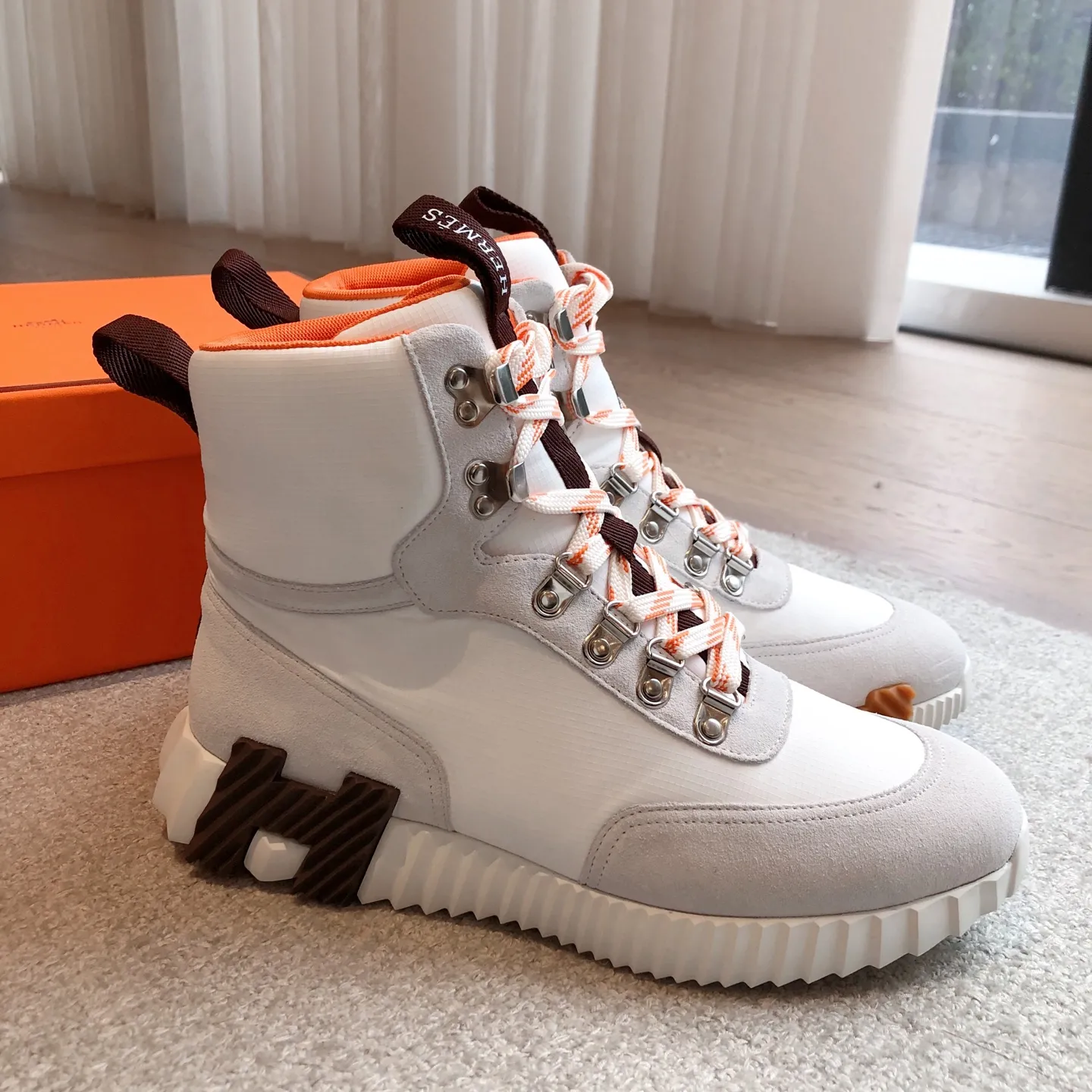 Hermès SS25新作 ホワイトブーツ メンズ - 画像 (4)