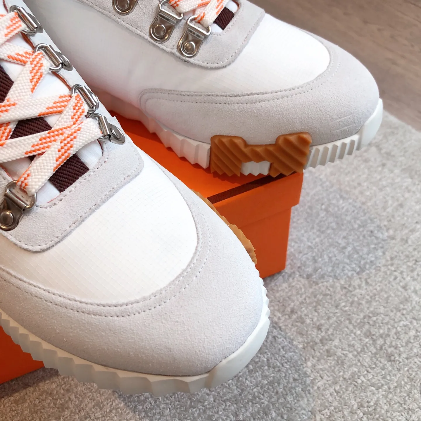 Hermès SS25新作 ホワイトブーツ メンズ - 画像 (5)