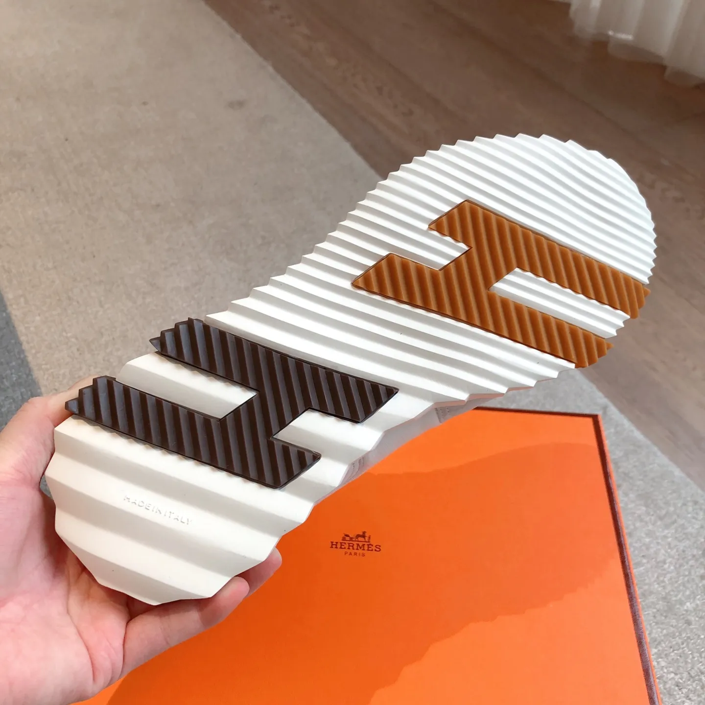 Hermès SS25新作 ホワイトブーツ メンズ - 画像 (10)