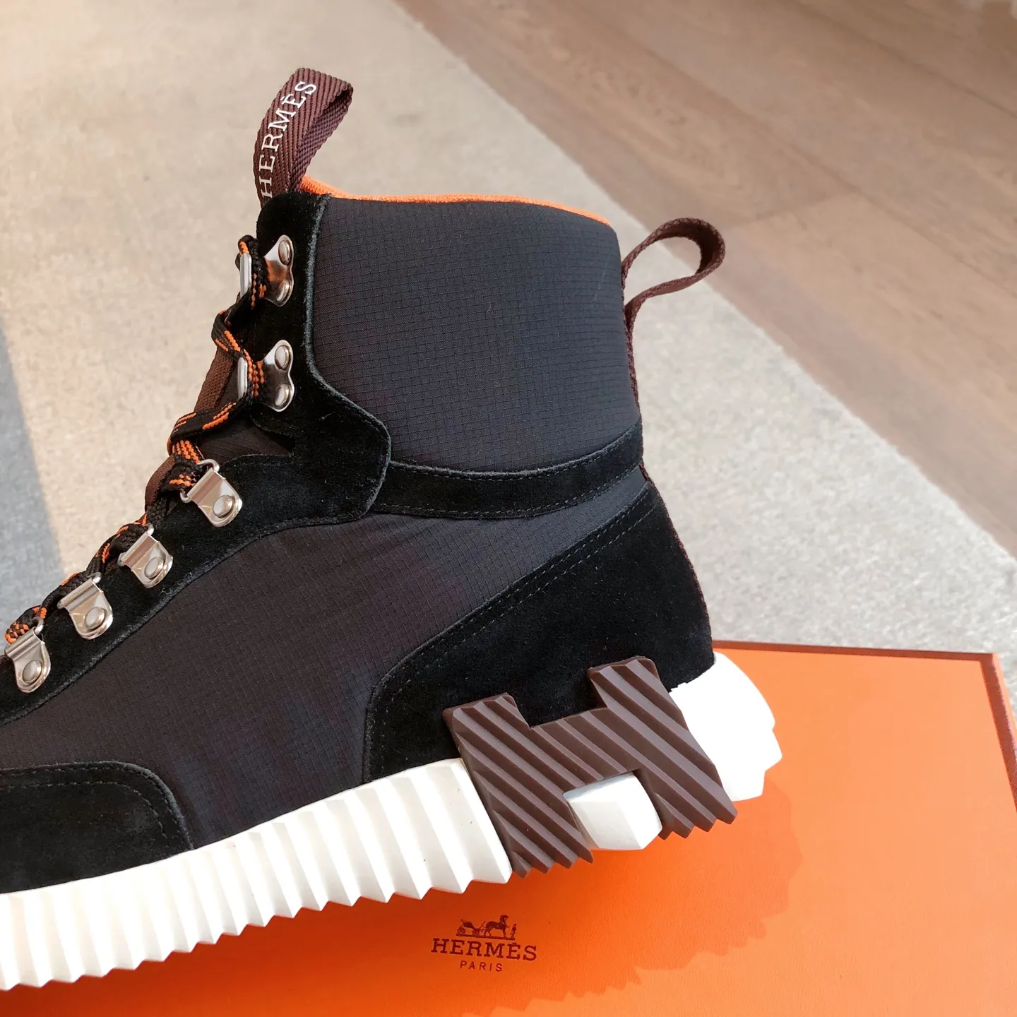 Hermès SS25新作 ブラックブーツ - 画像 (6)