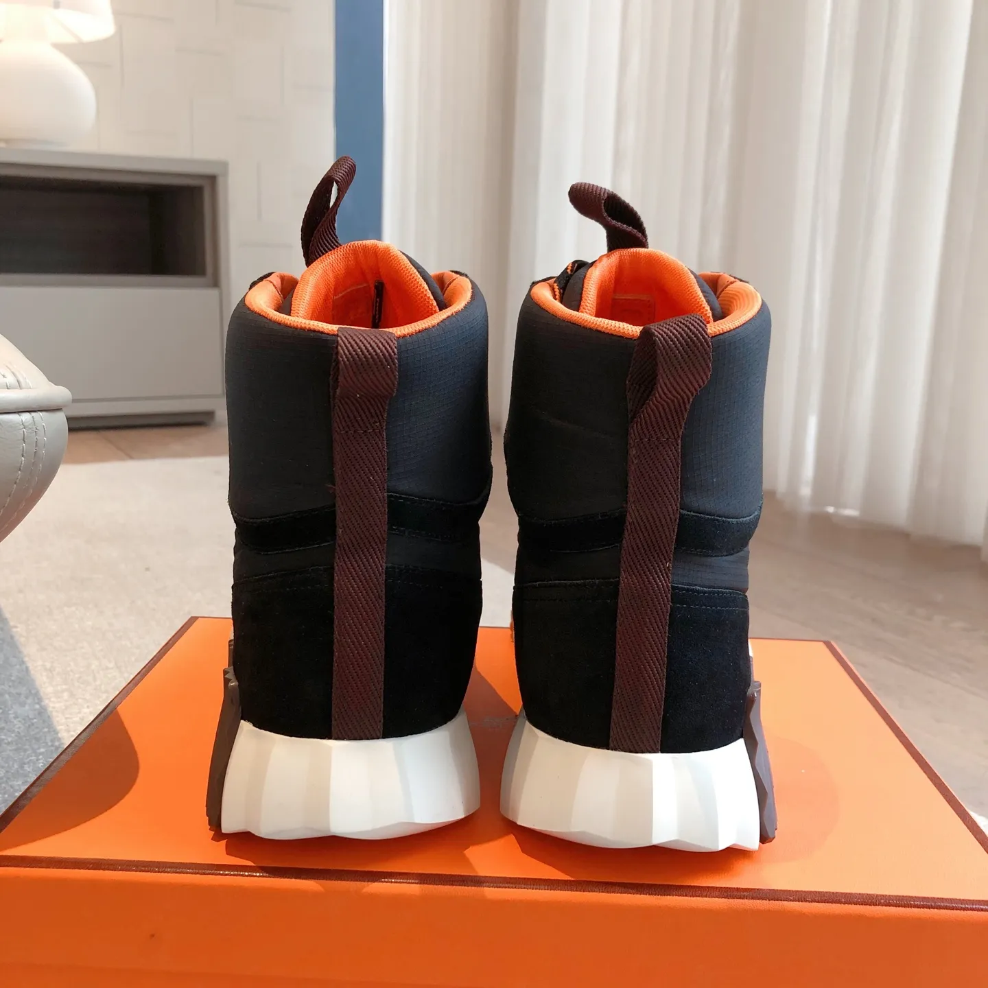 Hermès SS25新作 ブラックブーツ - 画像 (7)