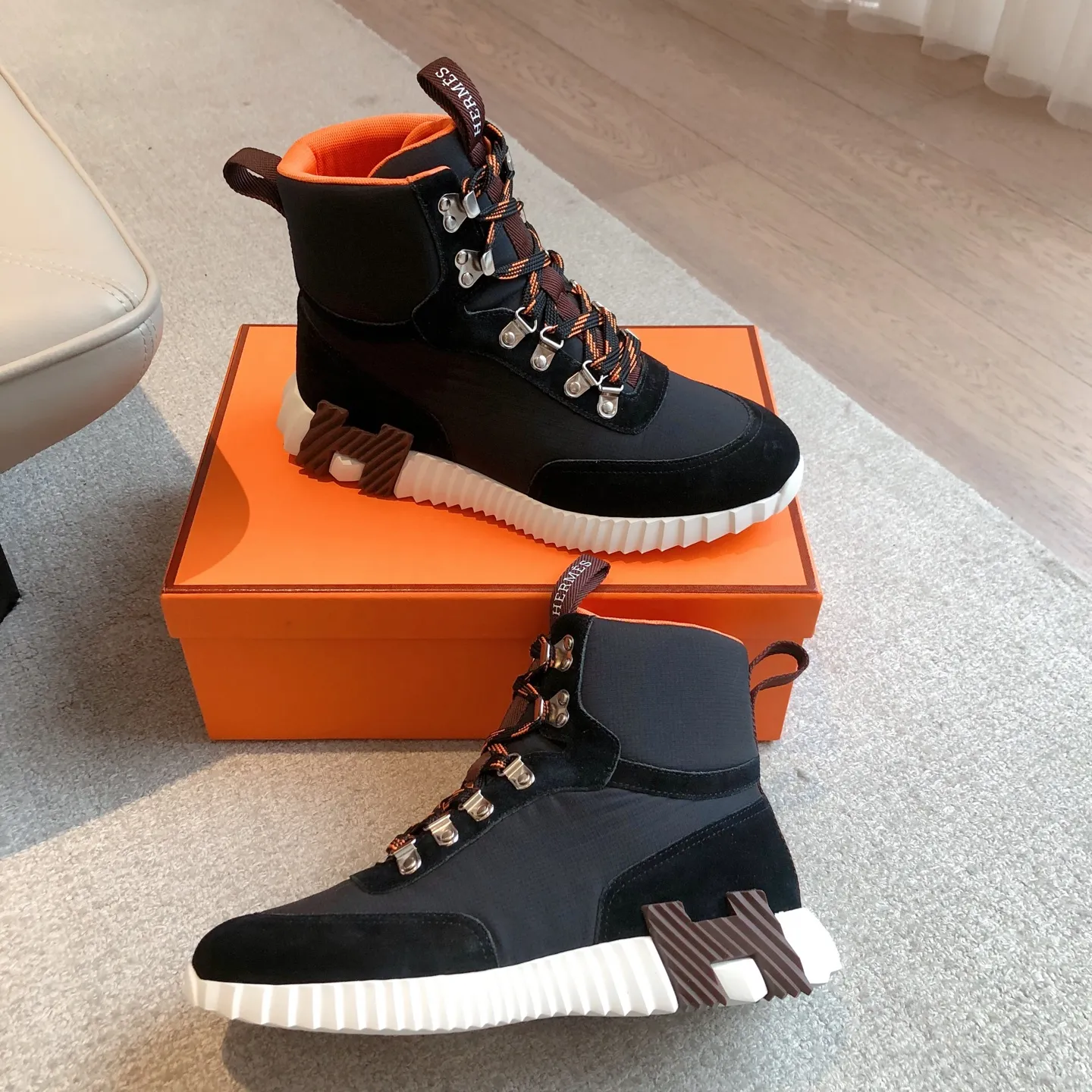 Hermès SS25新作 ブラックブーツ - 画像 (9)