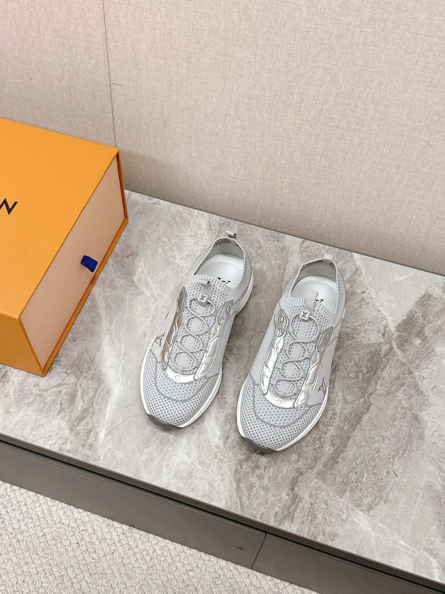 ルイヴィトン シルバー L Olympia スニーカー - 画像 (5)