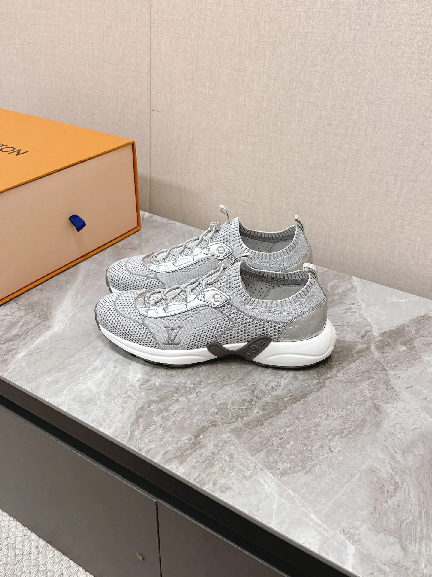 ルイヴィトン シルバー L Olympia スニーカー - 画像 (3)
