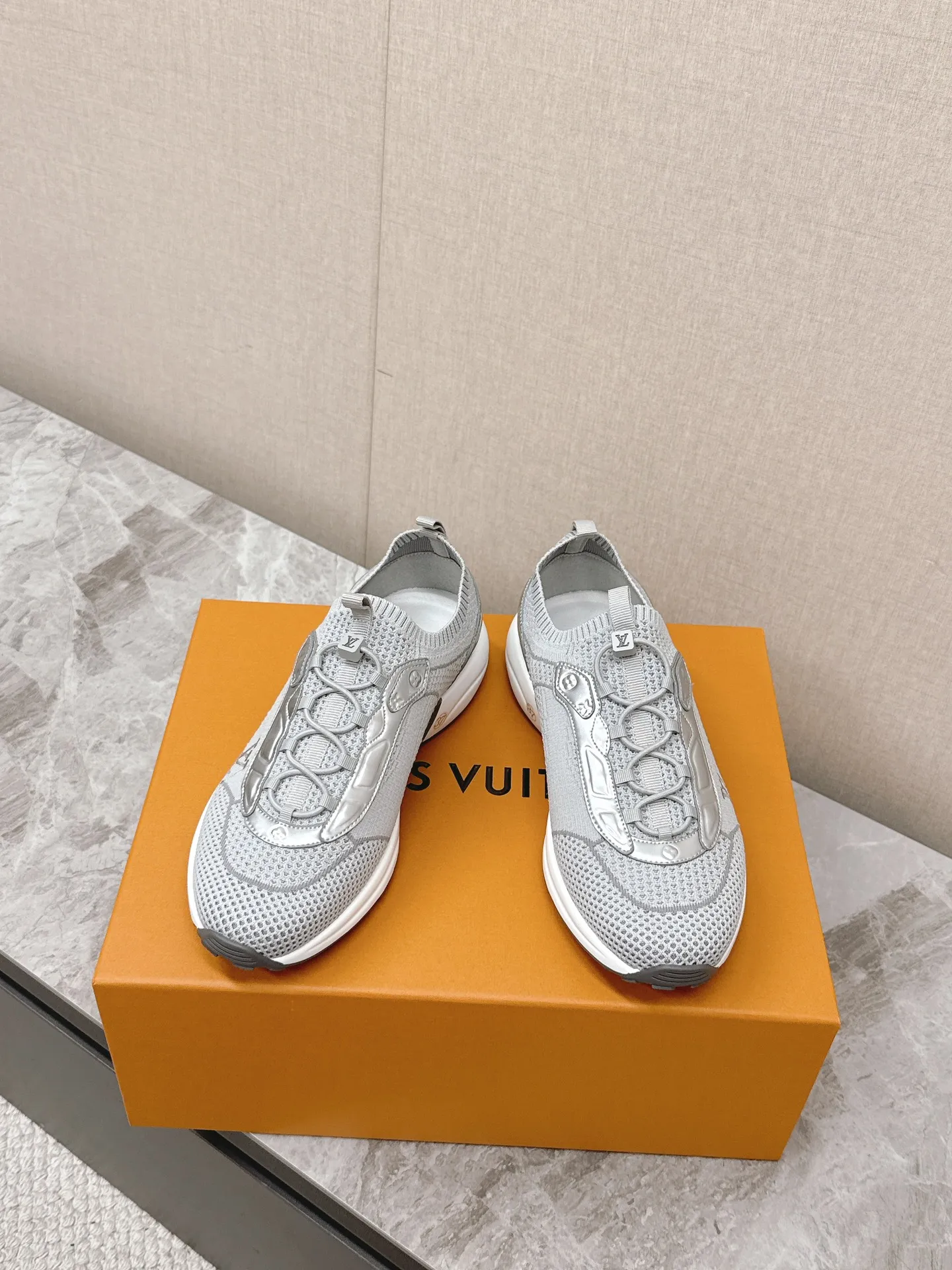 ルイヴィトン シルバー L Olympia スニーカー - 画像 (6)
