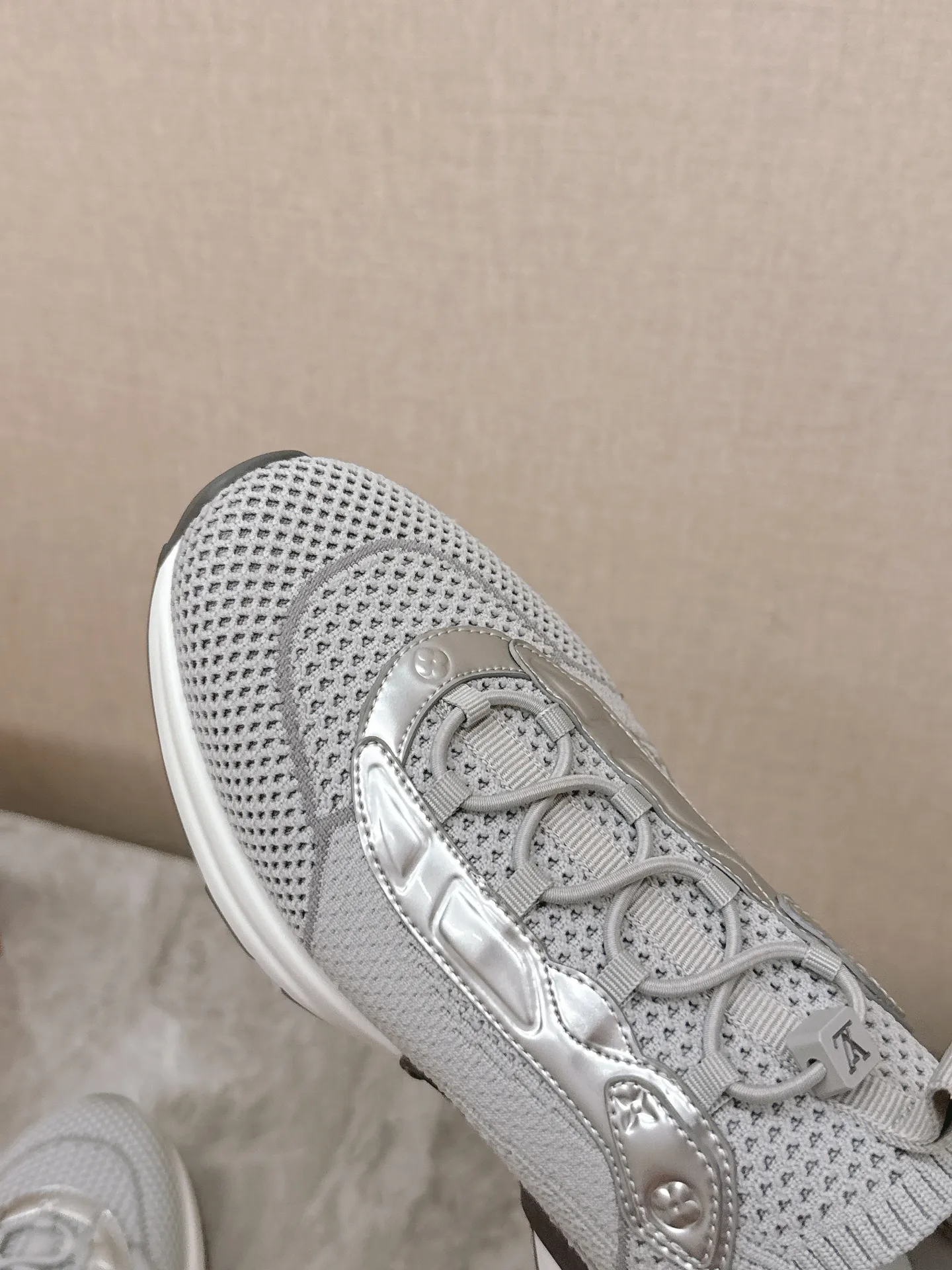 ルイヴィトン シルバー L Olympia スニーカー - 画像 (7)