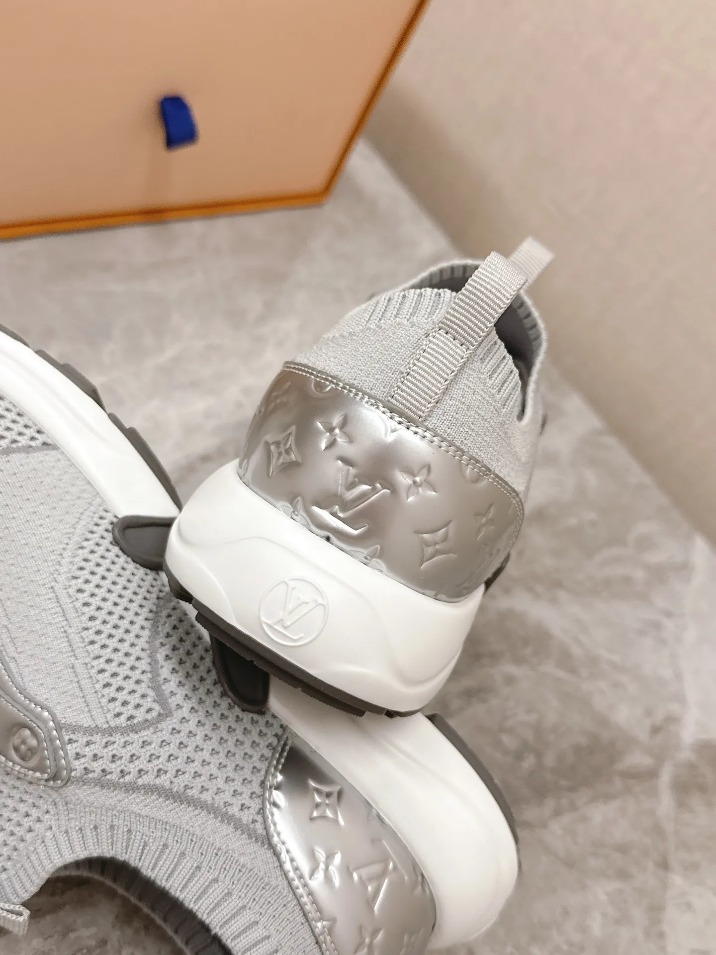 ルイヴィトン シルバー L Olympia スニーカー - 画像 (10)