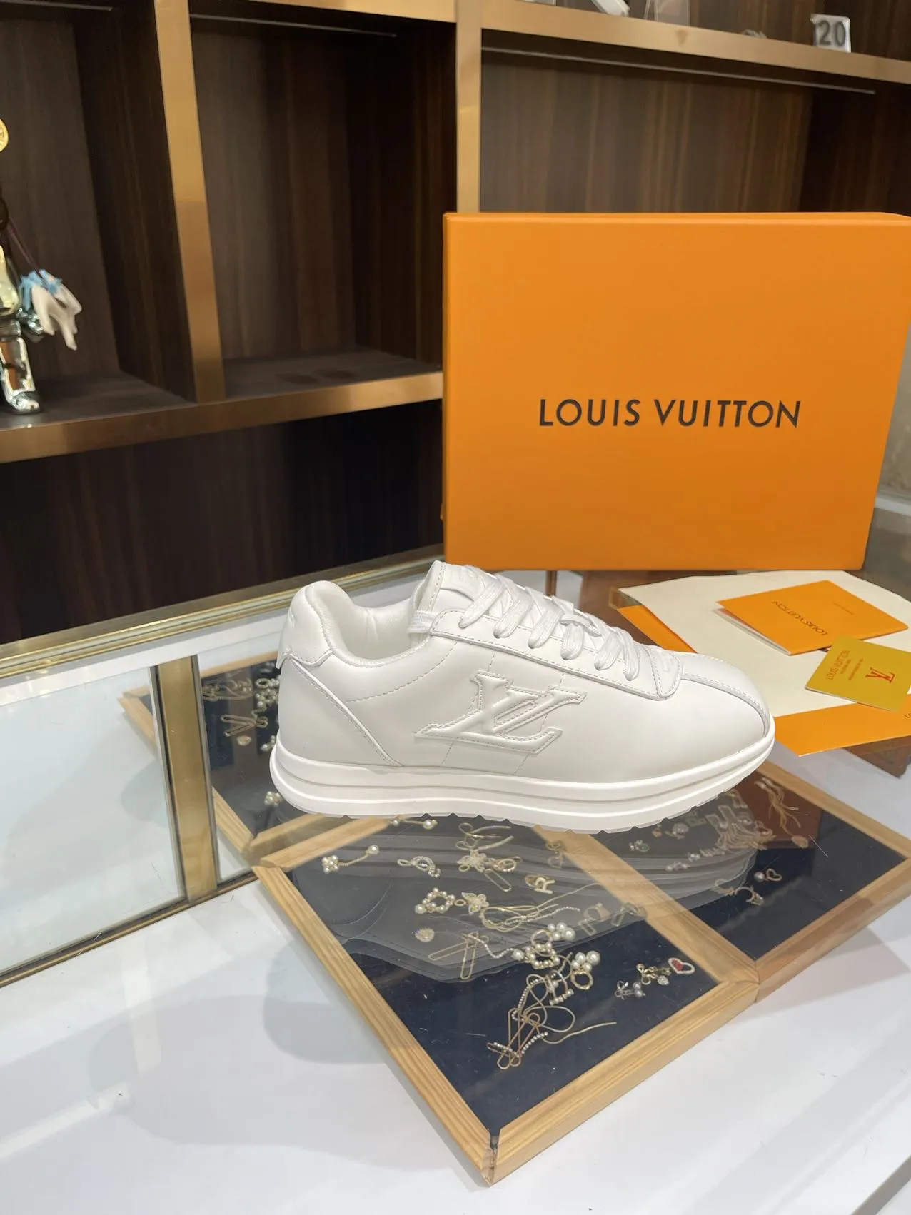 Louis Vuitton 2025SS ホワイト レザースニーカー