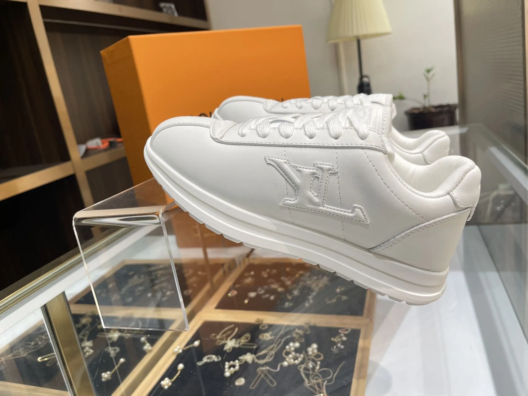 Louis Vuitton 2025SS ホワイト レザースニーカー - 画像 (6)