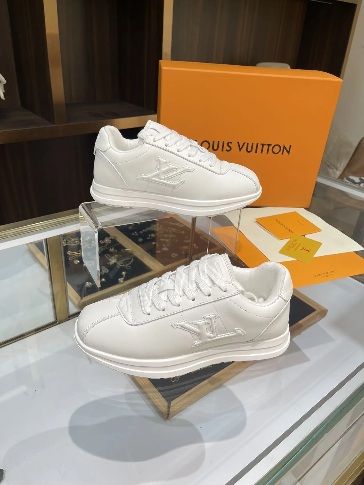 Louis Vuitton 2025SS ホワイト レザースニーカー - 画像 (7)