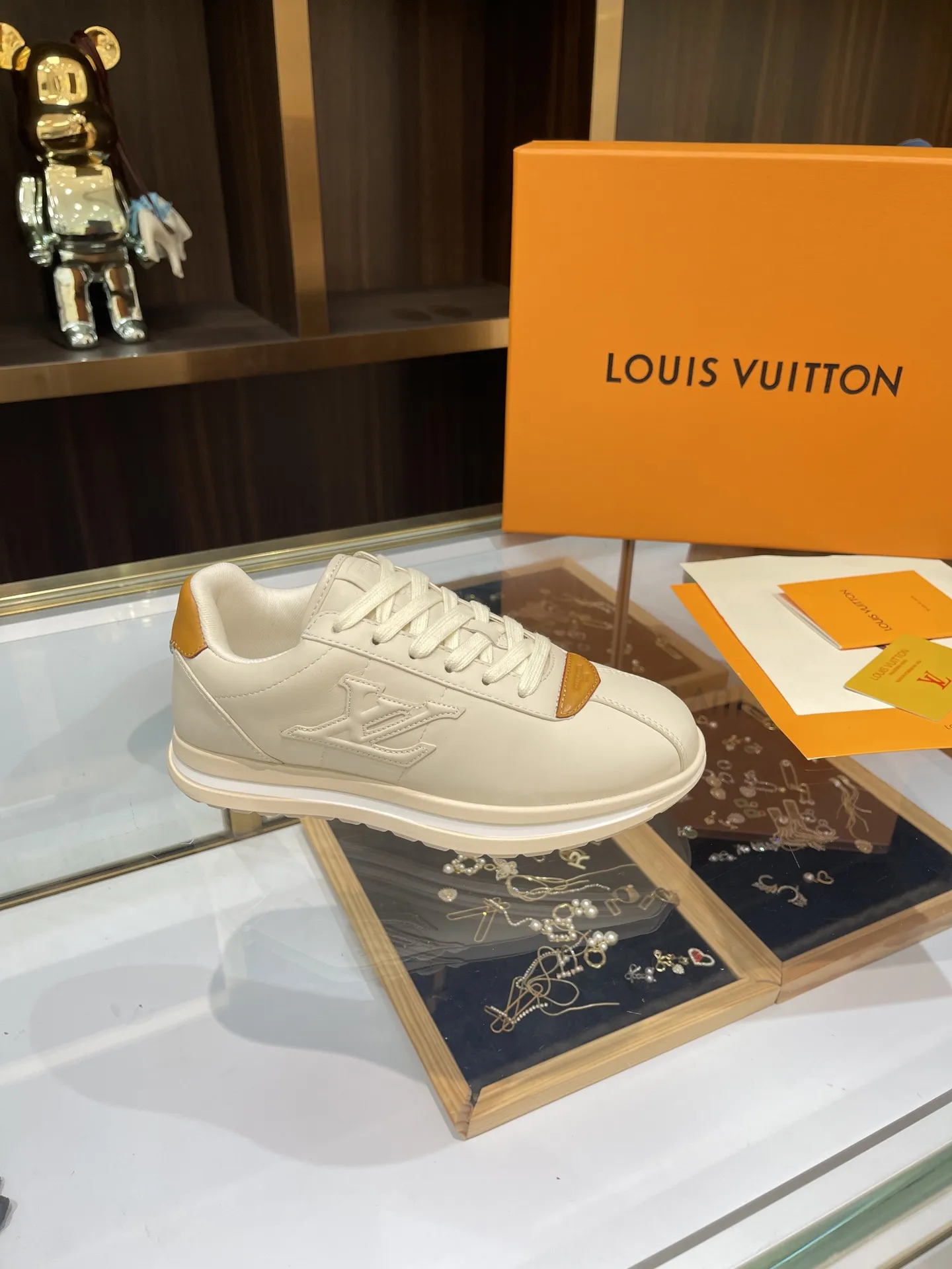 LOUIS VUITTON 2025秋冬新款 ホワイト面包休闲鞋