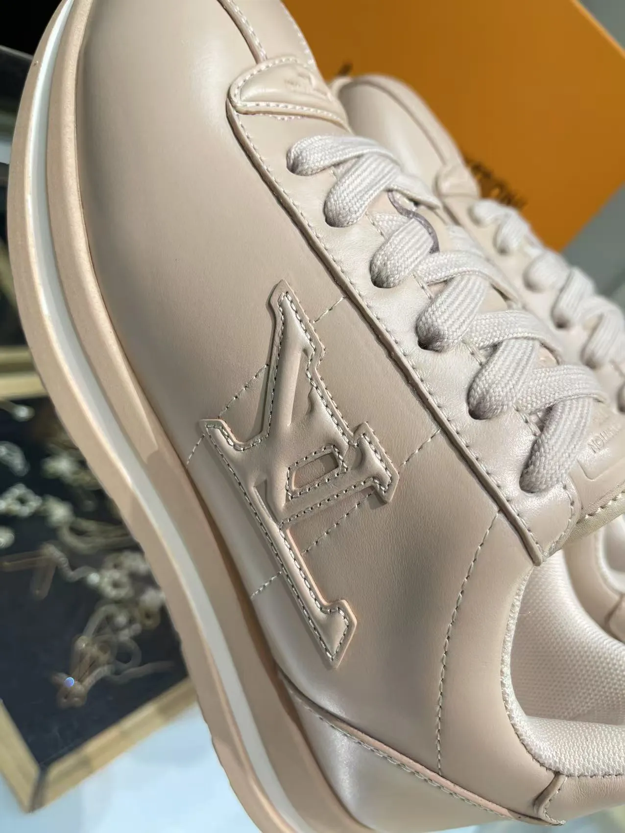 ルイヴィトン ピンク レザースニーカー 2025SS - 画像 (9)