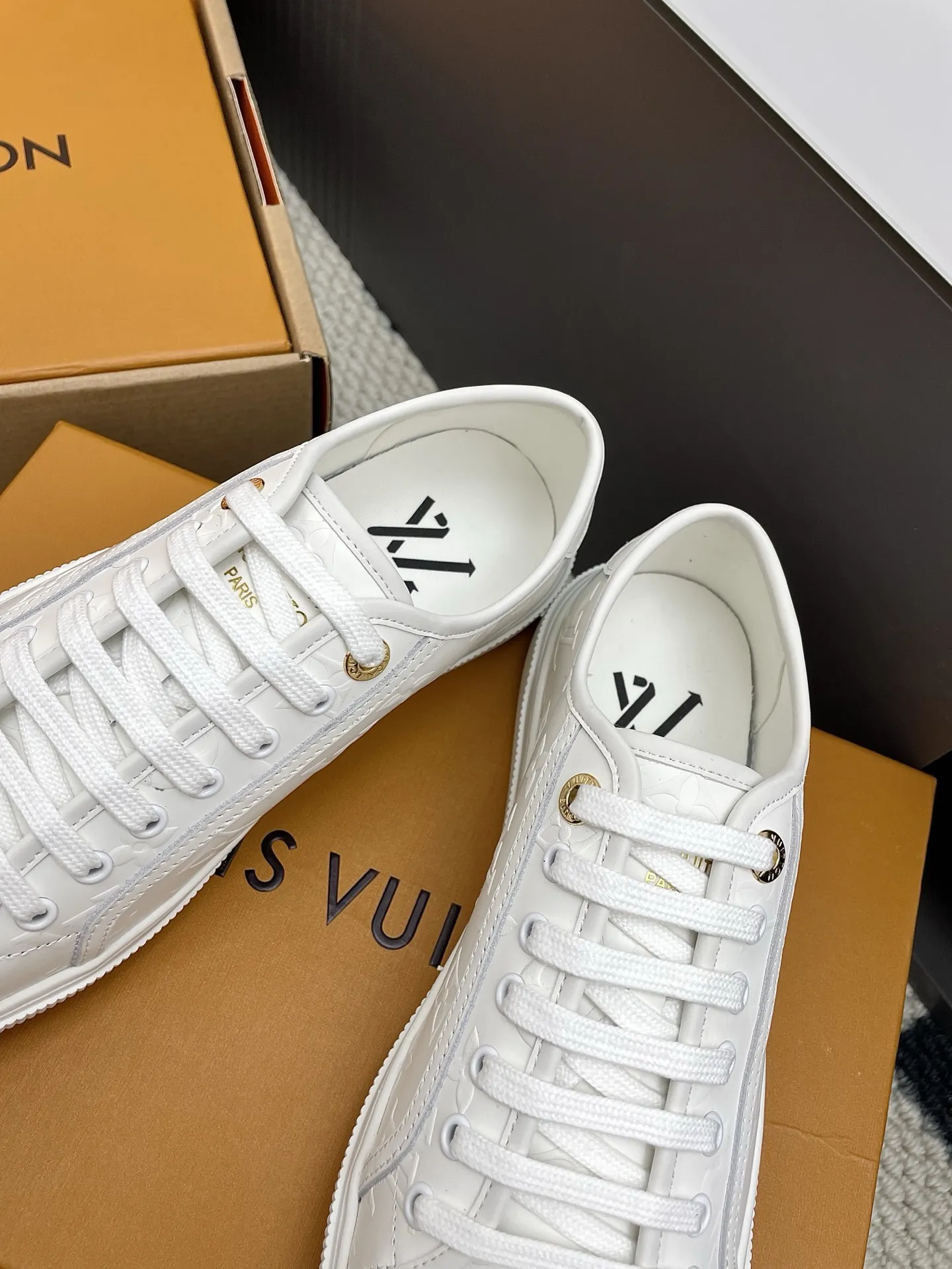 LOUIS VUITTON Lagoon ホワイト厚底スニーカー - 画像 (4)