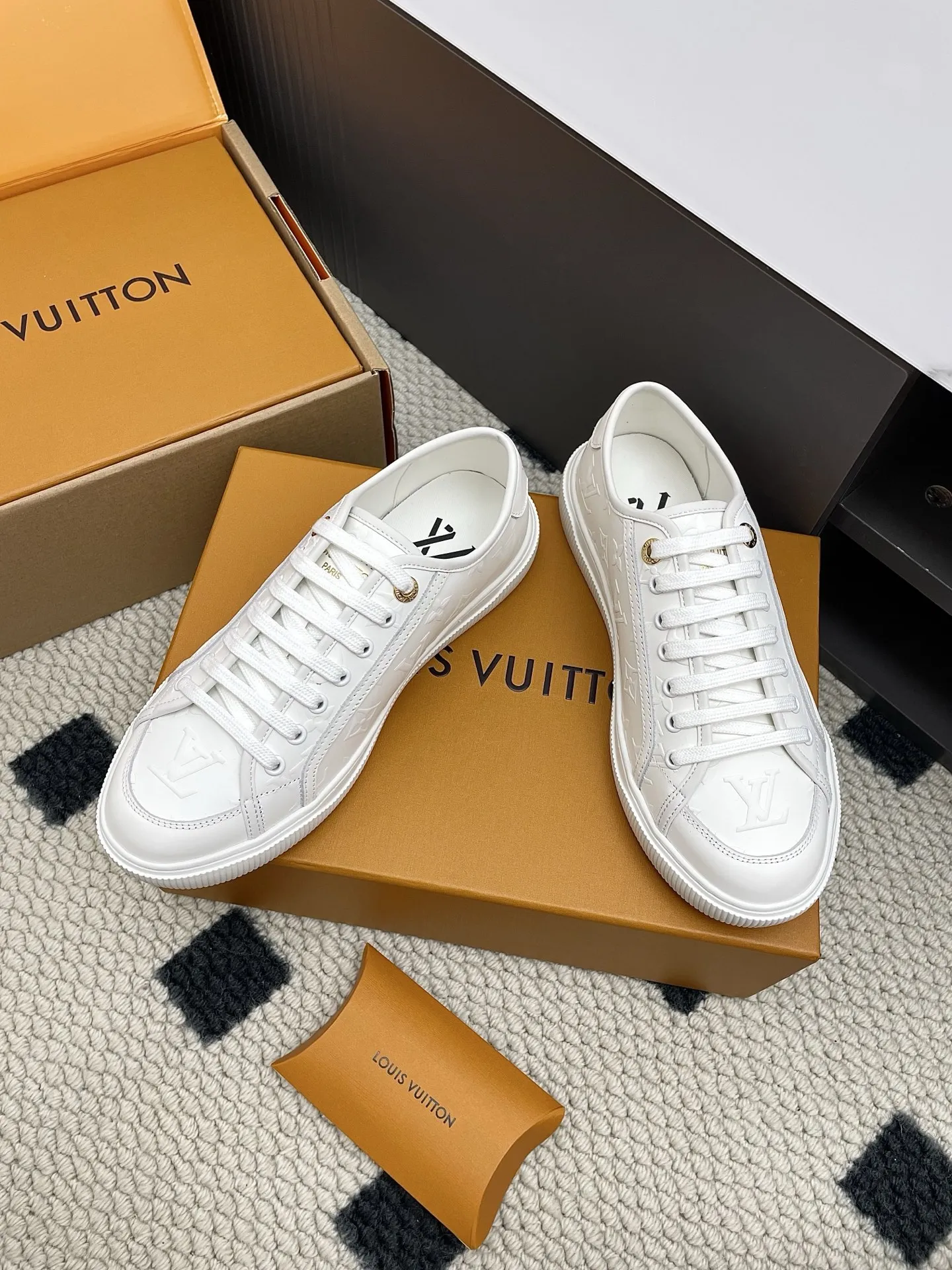 LOUIS VUITTON Lagoon ホワイト厚底スニーカー - 画像 (5)