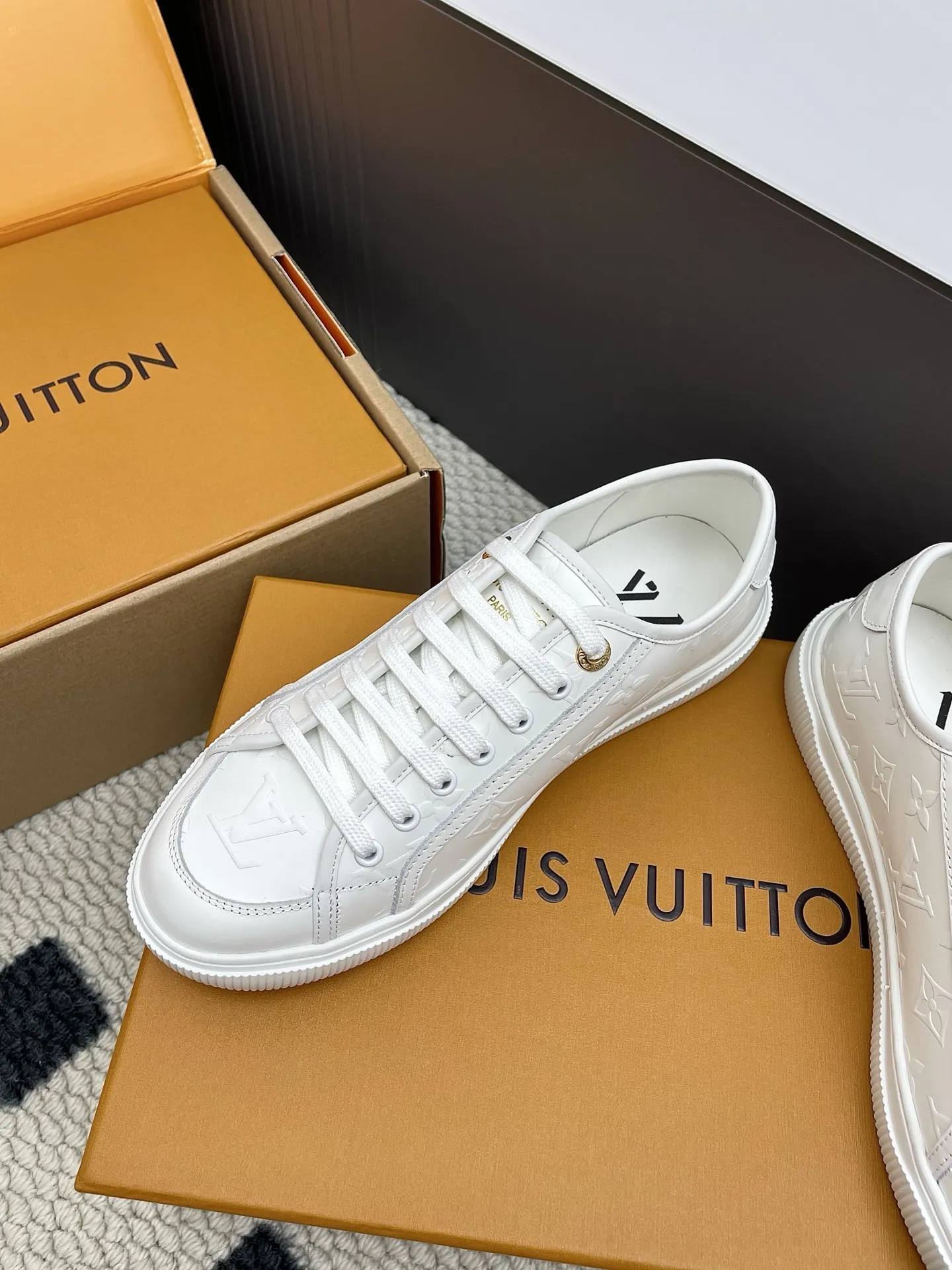 LOUIS VUITTON Lagoon ホワイト厚底スニーカー - 画像 (6)