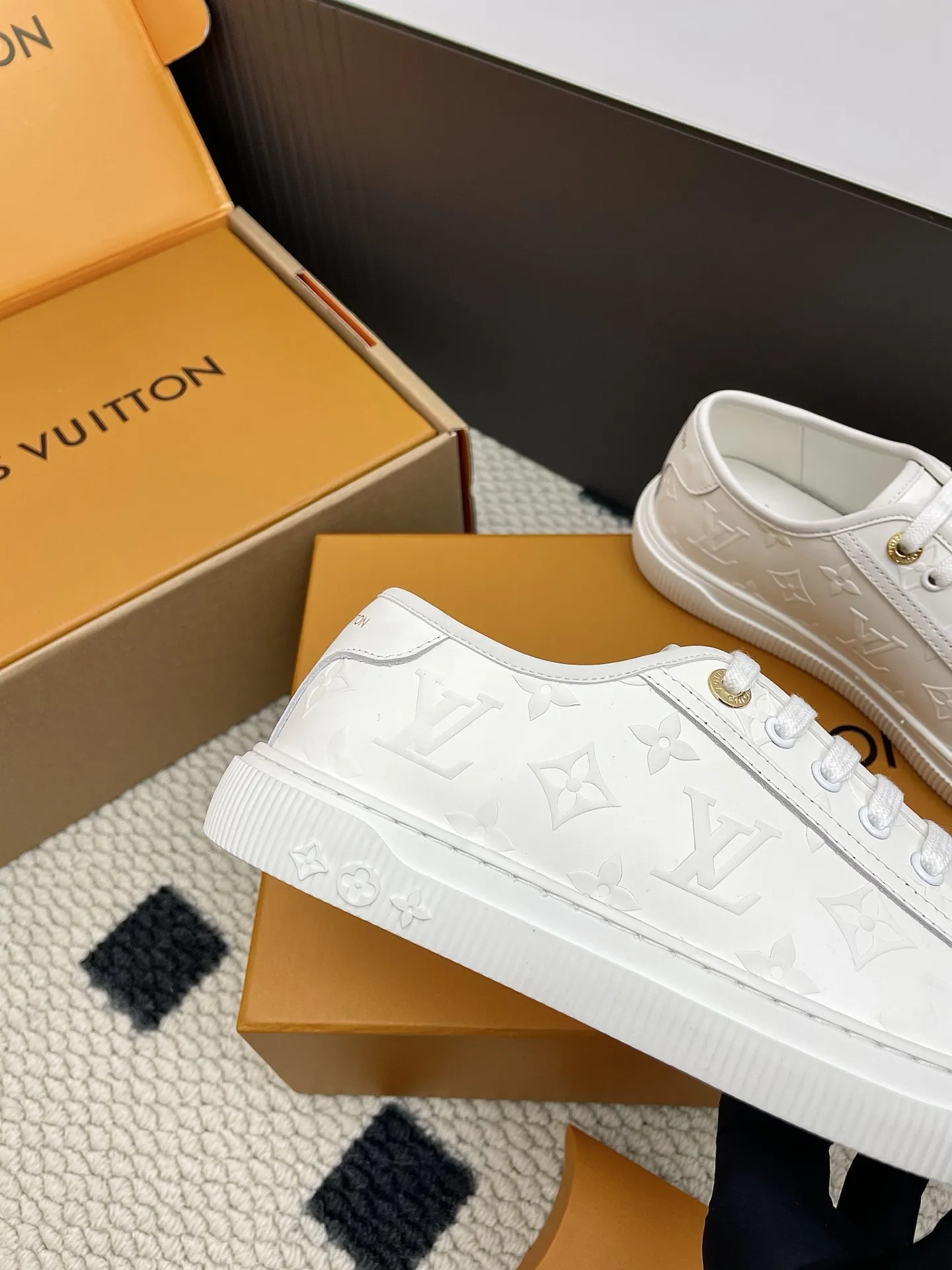 LOUIS VUITTON Lagoon ホワイト厚底スニーカー - 画像 (7)