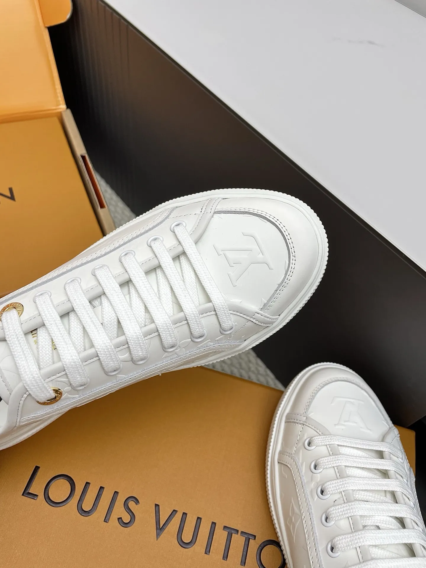 LOUIS VUITTON Lagoon ホワイト厚底スニーカー - 画像 (8)