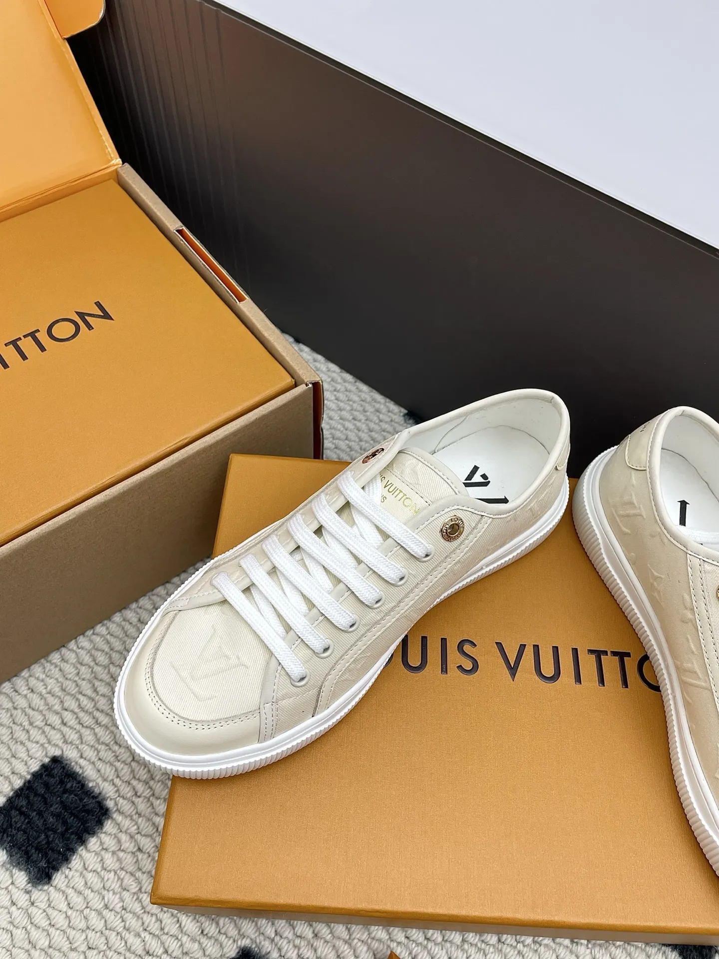 LOUIS VUITTON Lagoon ホワイト厚底スニーカー - 画像 (5)