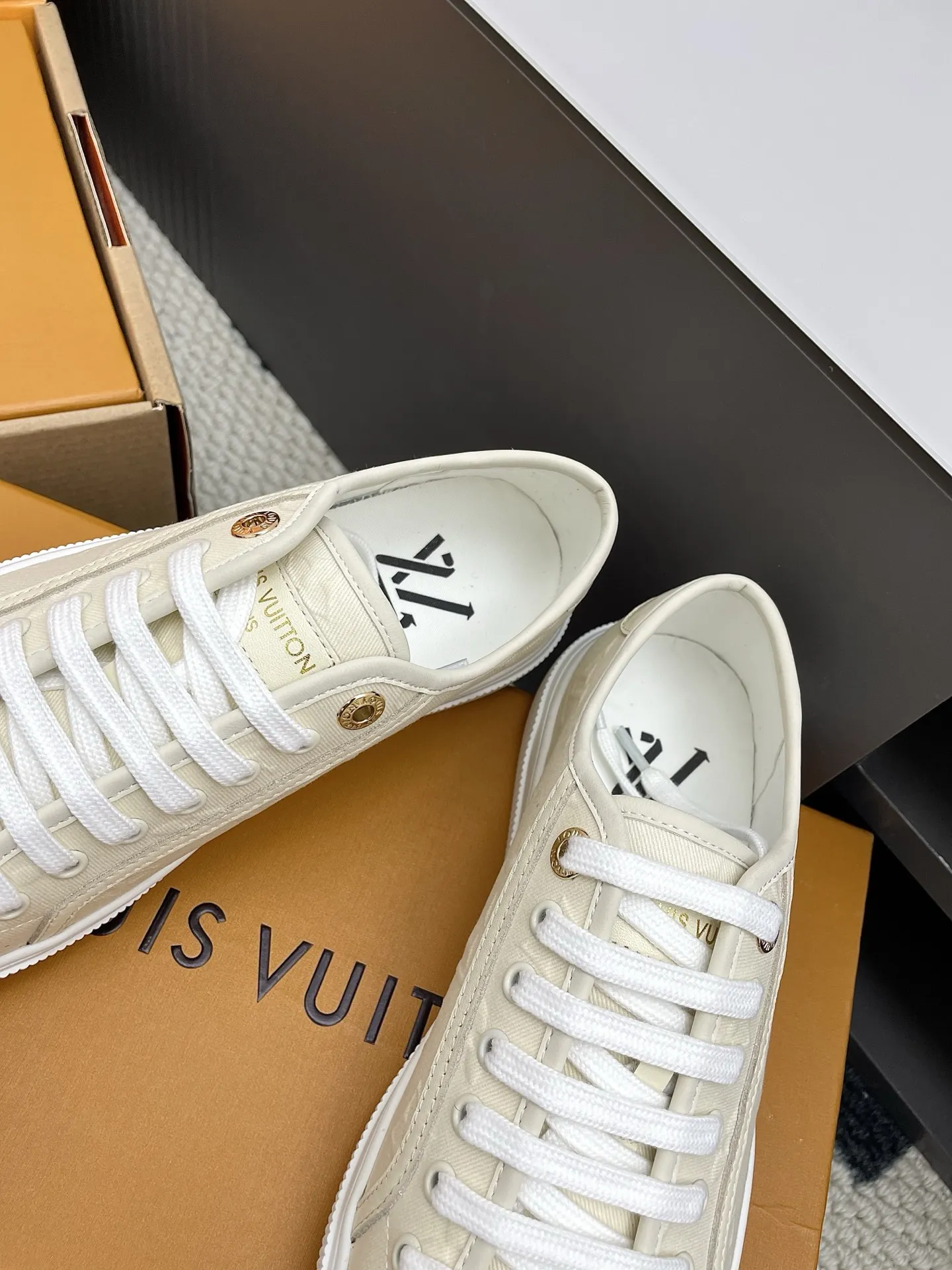 LOUIS VUITTON Lagoon ホワイト厚底スニーカー - 画像 (8)