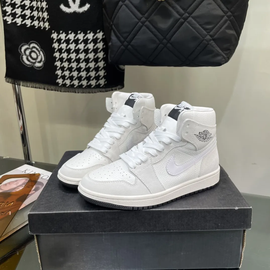 Nike WMNS Air Jordan 1 Mid Light Bone ホワイト中帮 - 画像 (5)