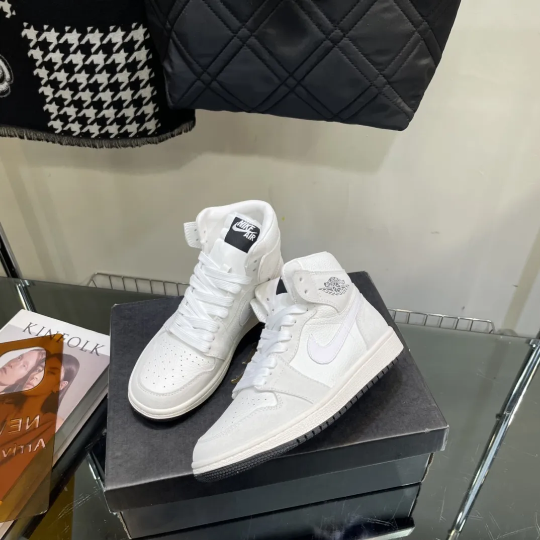 Nike WMNS Air Jordan 1 Mid Light Bone ホワイト中帮 - 画像 (6)