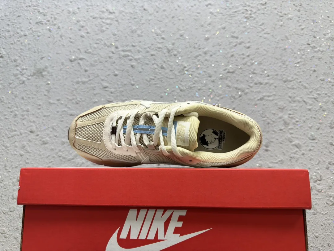 Nike Zoom Vomero 5 SP ヴァストグレー セイル - 画像 (4)