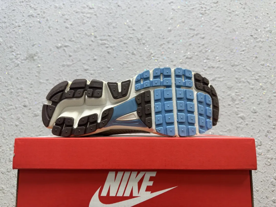 Nike Zoom Vomero 5 SP ヴァストグレー セイル - 画像 (5)