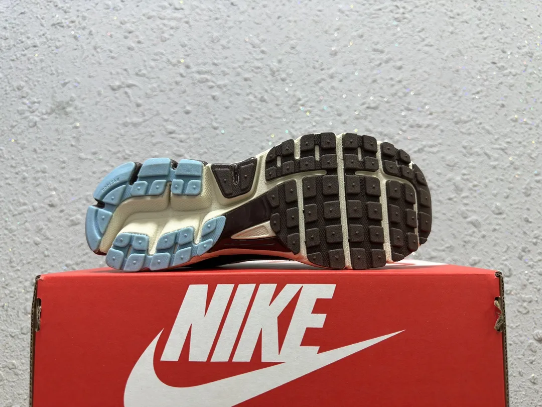 Nike Zoom Vomero 5 SP Vast Grey Sail 復古ランニングシューズ - 画像 (5)
