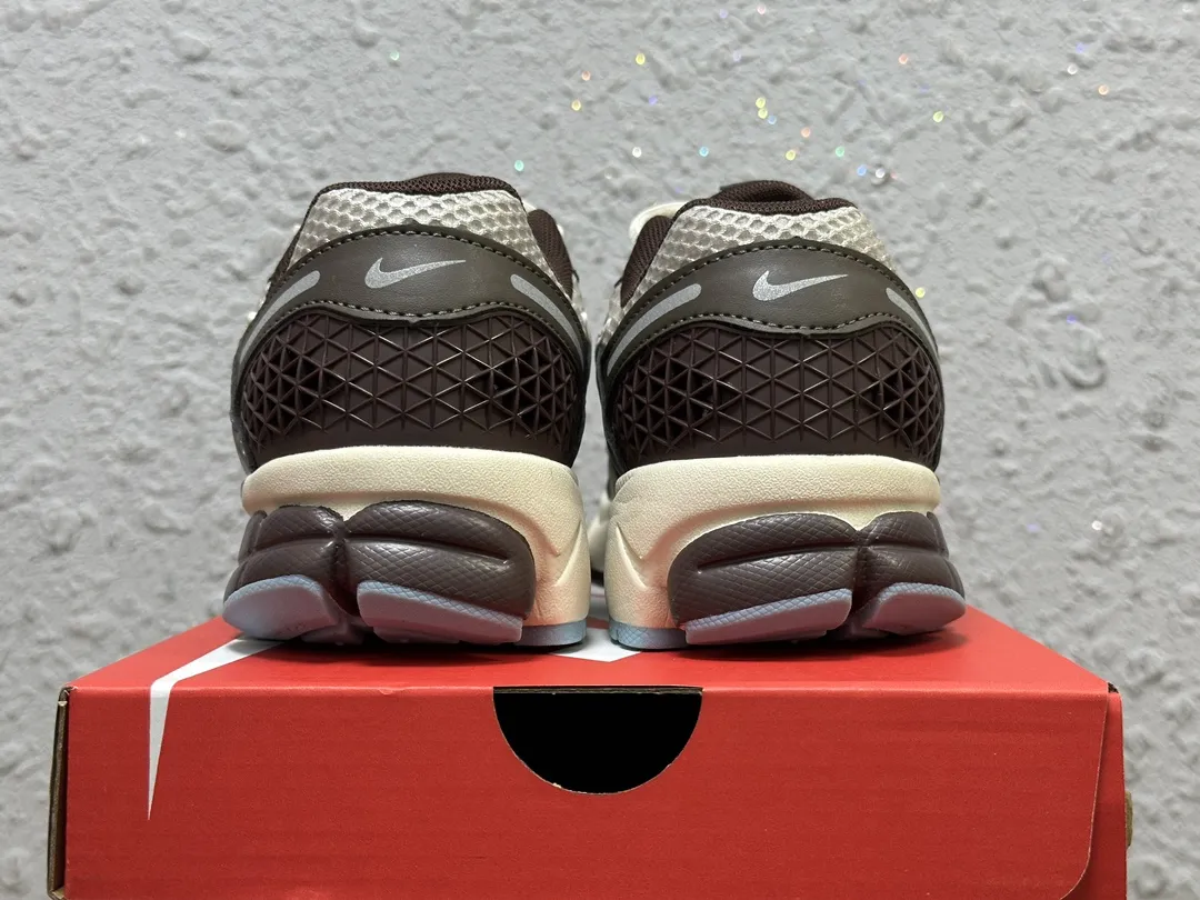 Nike Zoom Vomero 5 SP Vast Grey Sail 復古ランニングシューズ - 画像 (10)