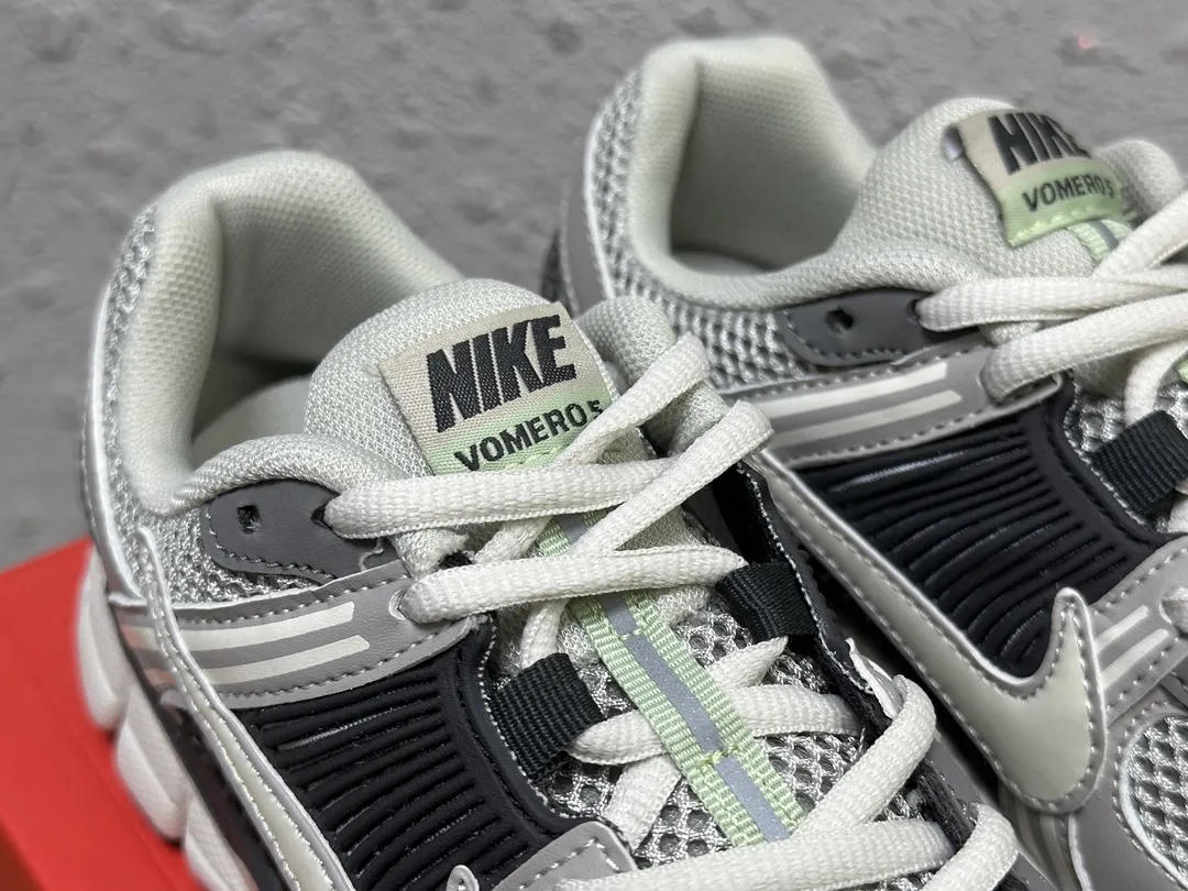 Nike Zoom Vomero 5 SP Vast Grey Sail 復古ランニングシューズ - 画像 (8)