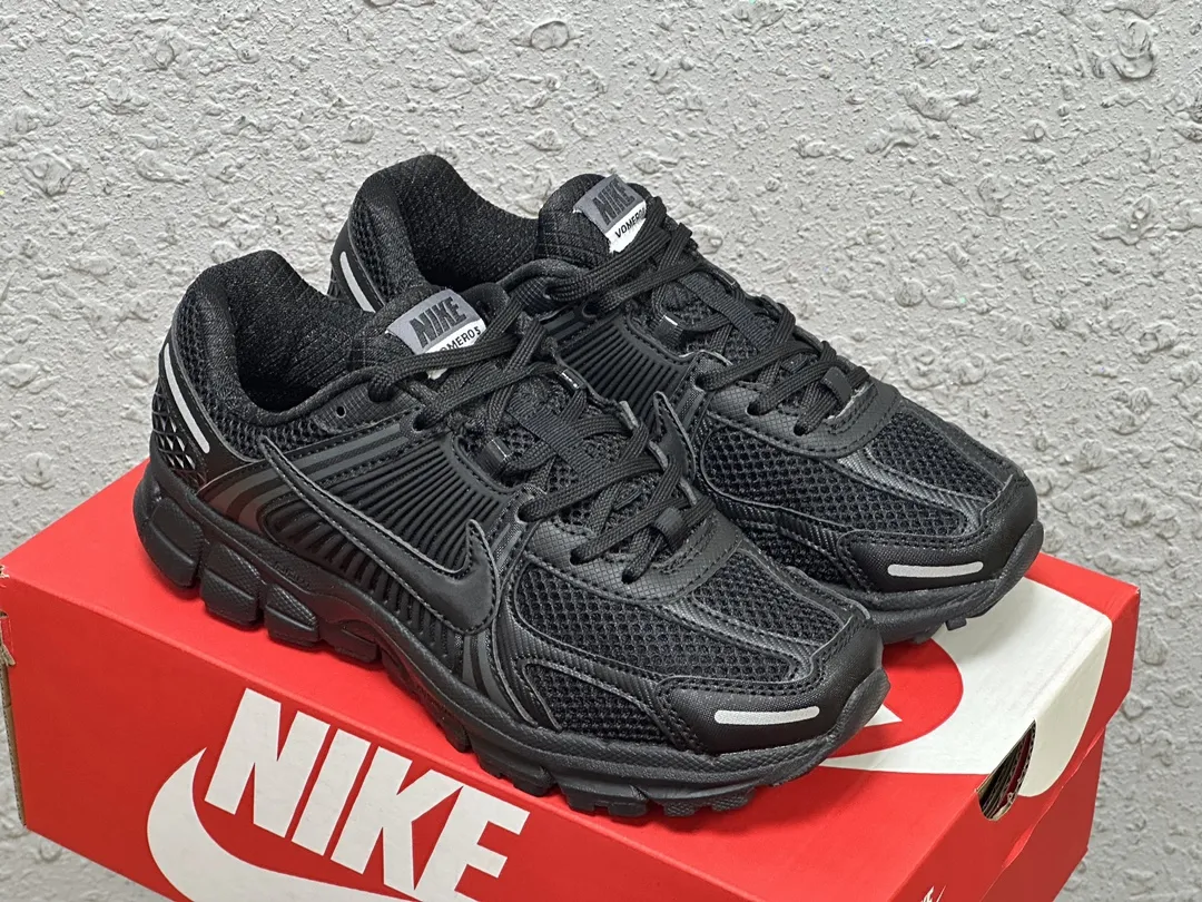 Nike Zoom Vomero 5 SP ブラックレトロランニングシューズ - 画像 (6)