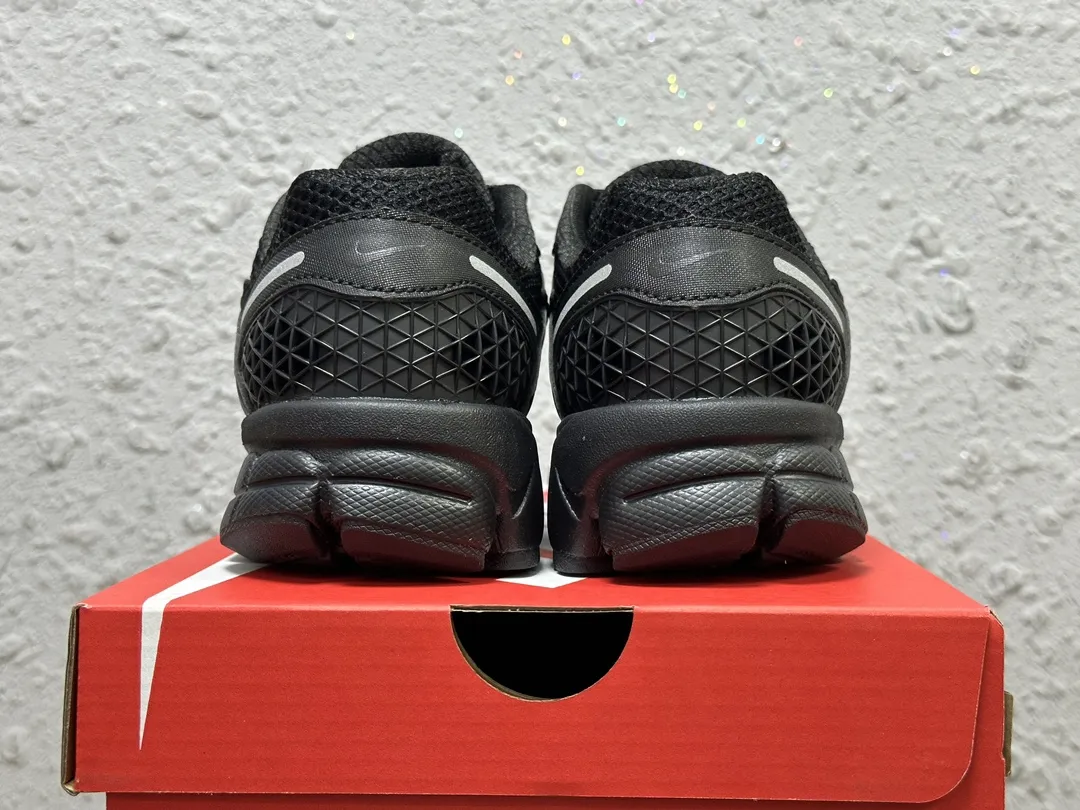 Nike Zoom Vomero 5 SP ブラックレトロランニングシューズ - 画像 (7)