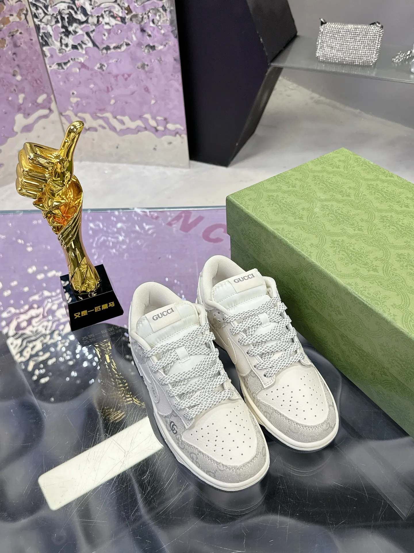 Gucci x Nike Dunk SB 白米色スニーカー - 画像 (6)