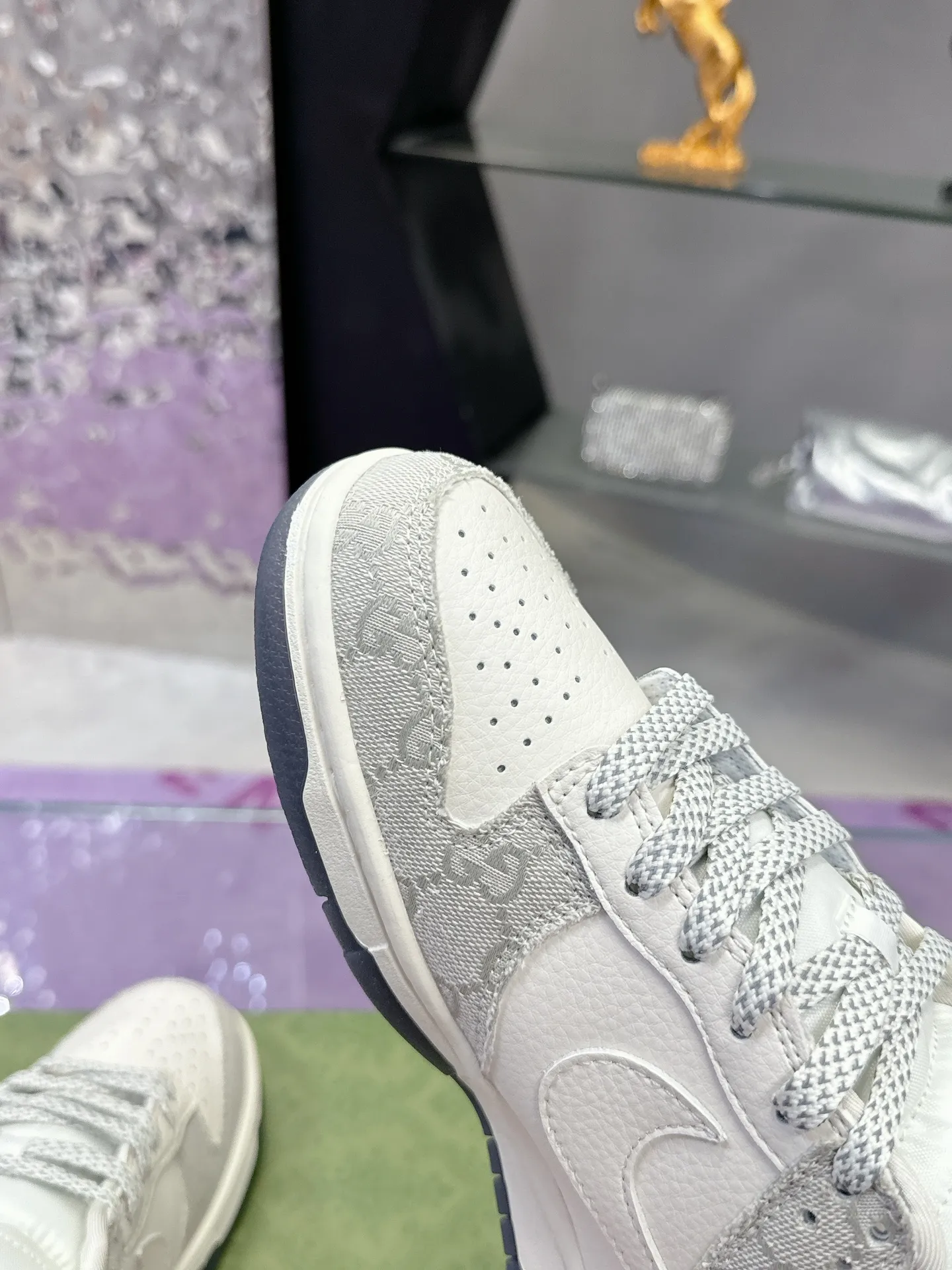 Gucci x Nike Dunk SB 白米色スニーカー - 画像 (8)