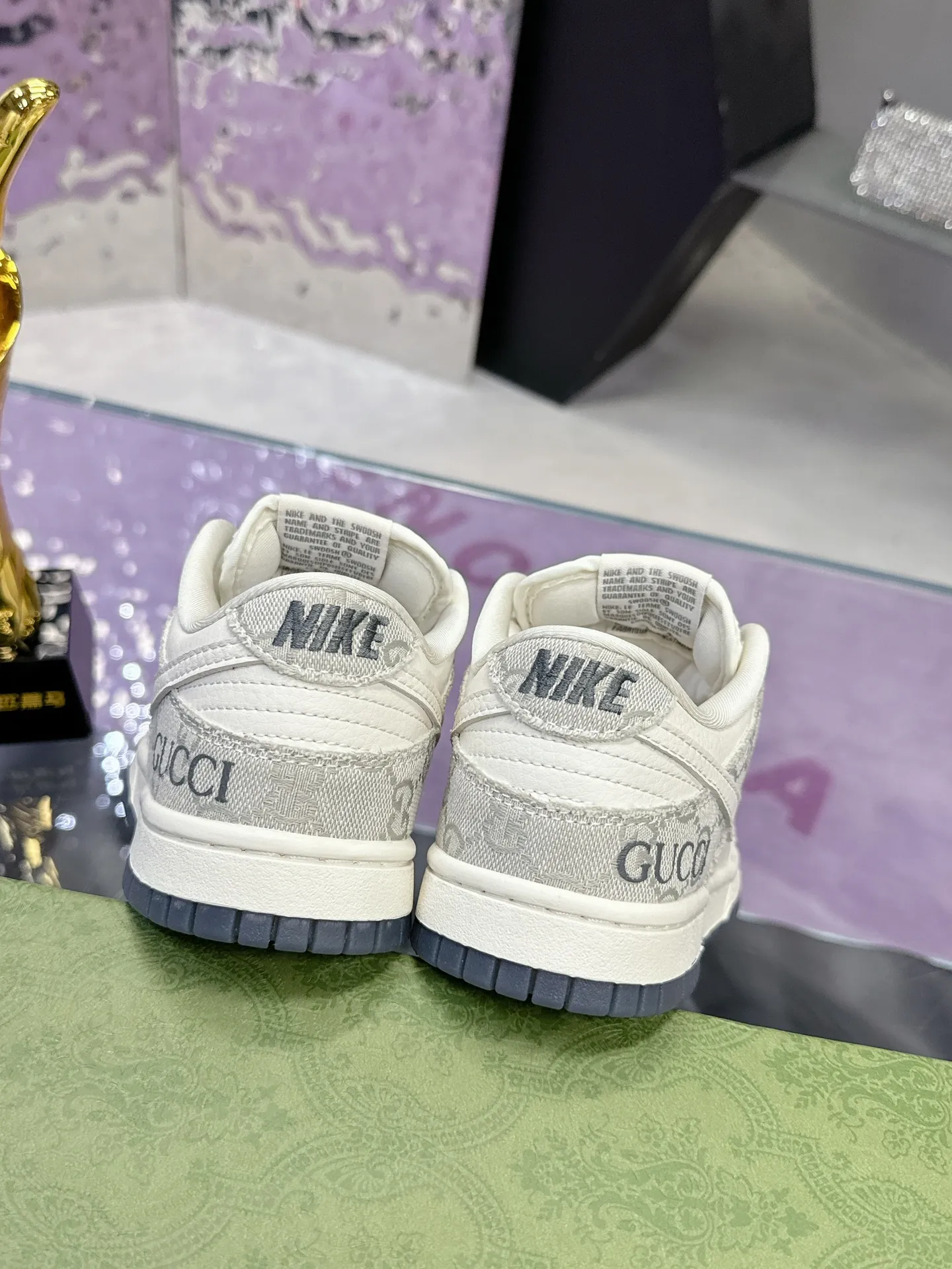 Gucci x Nike Dunk SB 白米色スニーカー - 画像 (9)